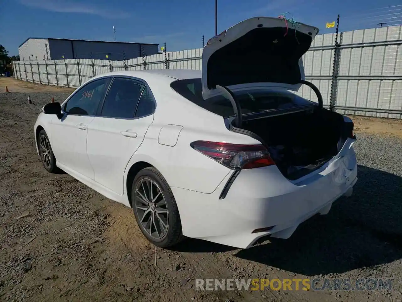 3 Photograph of a damaged car 4T1T11AK8NU638380 TOYOTA CAMRY 2022