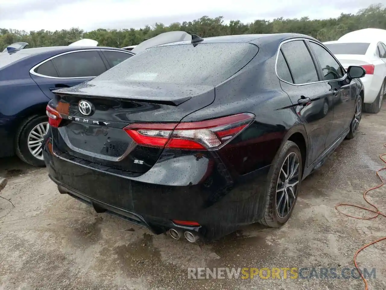 4 Photograph of a damaged car 4T1T11AK8NU642218 TOYOTA CAMRY 2022