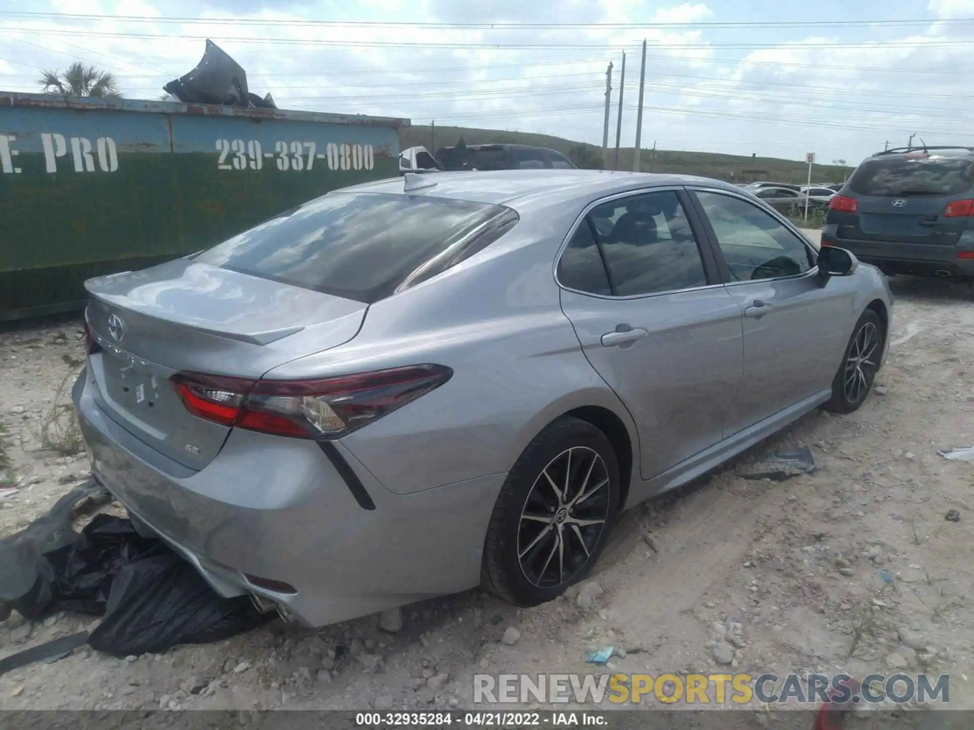 4 Photograph of a damaged car 4T1T11AK8NU658886 TOYOTA CAMRY 2022