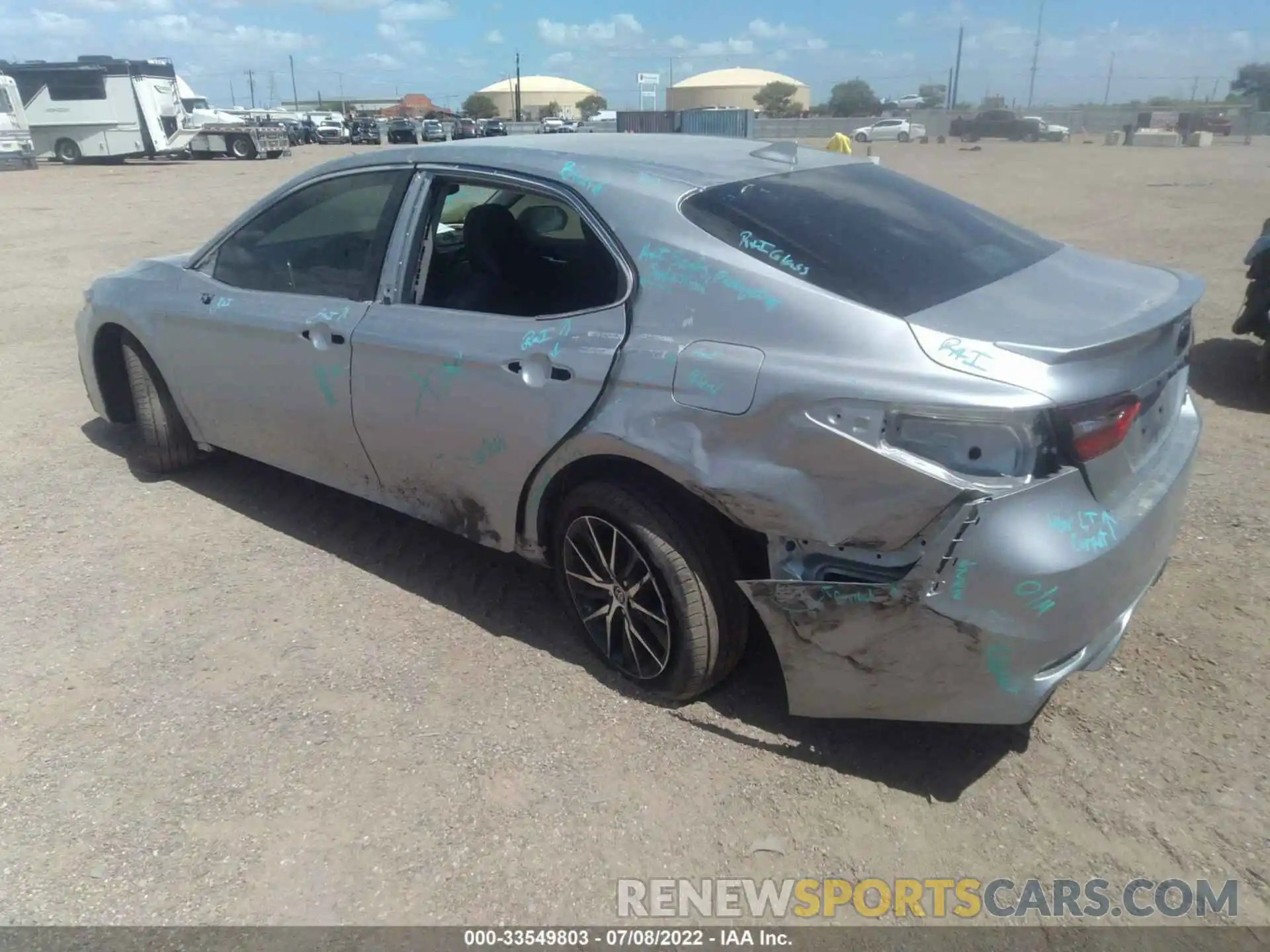 3 Photograph of a damaged car 4T1T11AK9NU045918 TOYOTA CAMRY 2022