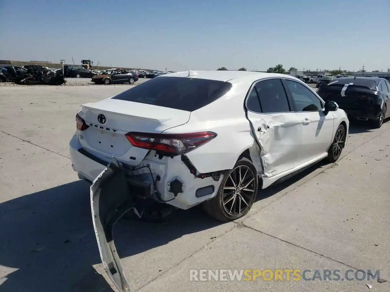 4 Photograph of a damaged car 4T1T11AK9NU618168 TOYOTA CAMRY 2022