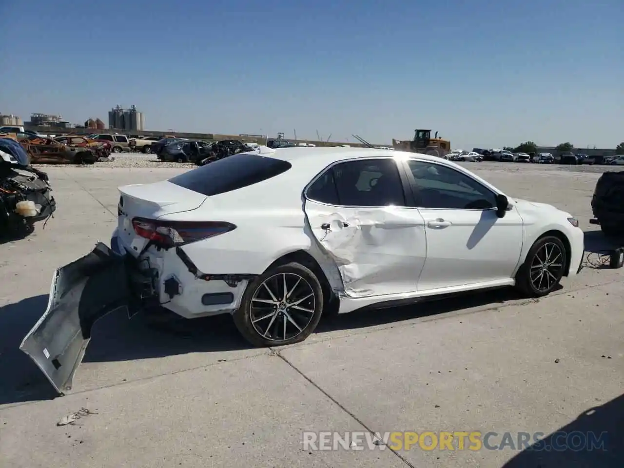 9 Photograph of a damaged car 4T1T11AK9NU618168 TOYOTA CAMRY 2022