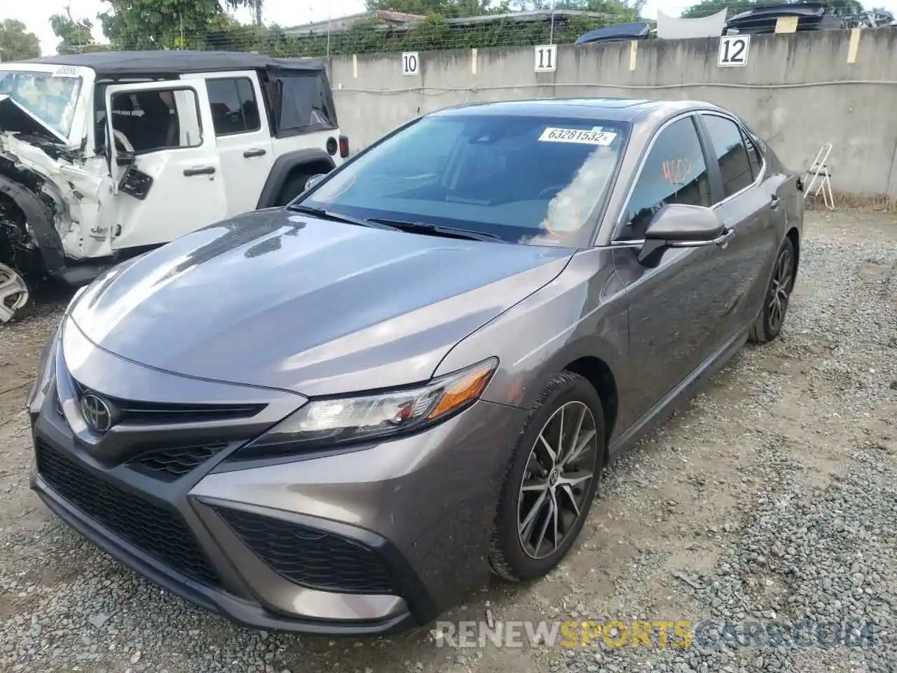 2 Photograph of a damaged car 4T1T11AK9NU639182 TOYOTA CAMRY 2022