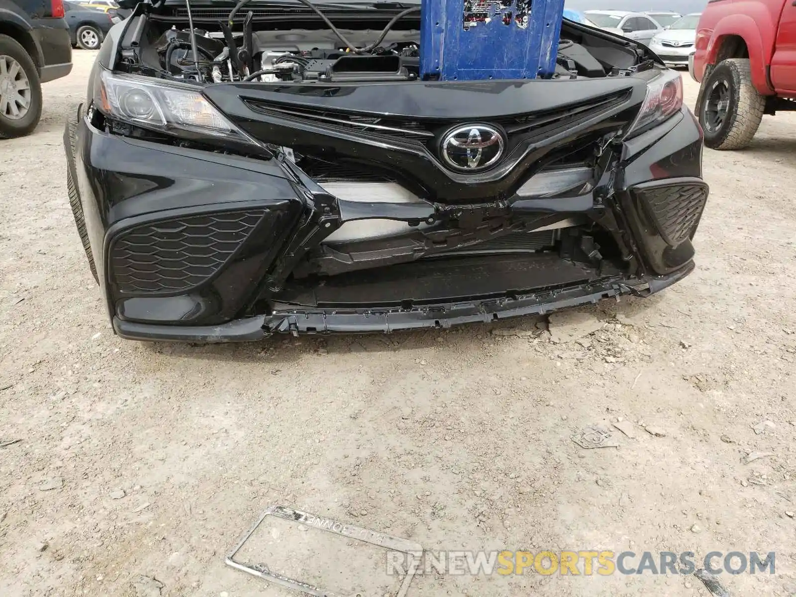 9 Photograph of a damaged car 4T1T11AKXNU617420 TOYOTA CAMRY 2022