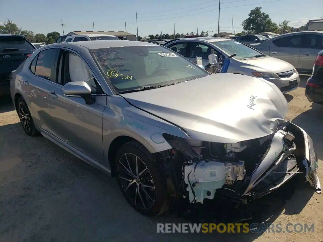 1 Photograph of a damaged car 4T1T11AKXNU669811 TOYOTA CAMRY 2022