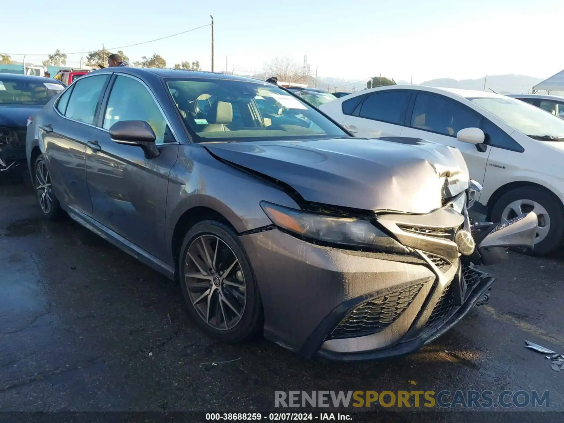 1 Photograph of a damaged car 4T1T11AKXNU676628 TOYOTA CAMRY 2022