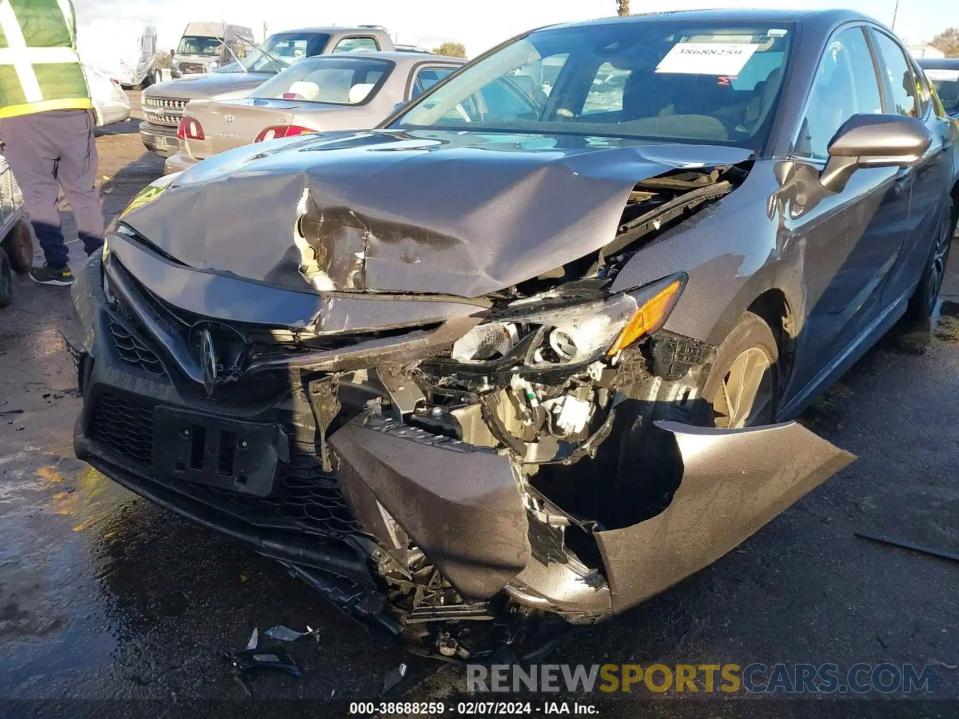 6 Photograph of a damaged car 4T1T11AKXNU676628 TOYOTA CAMRY 2022