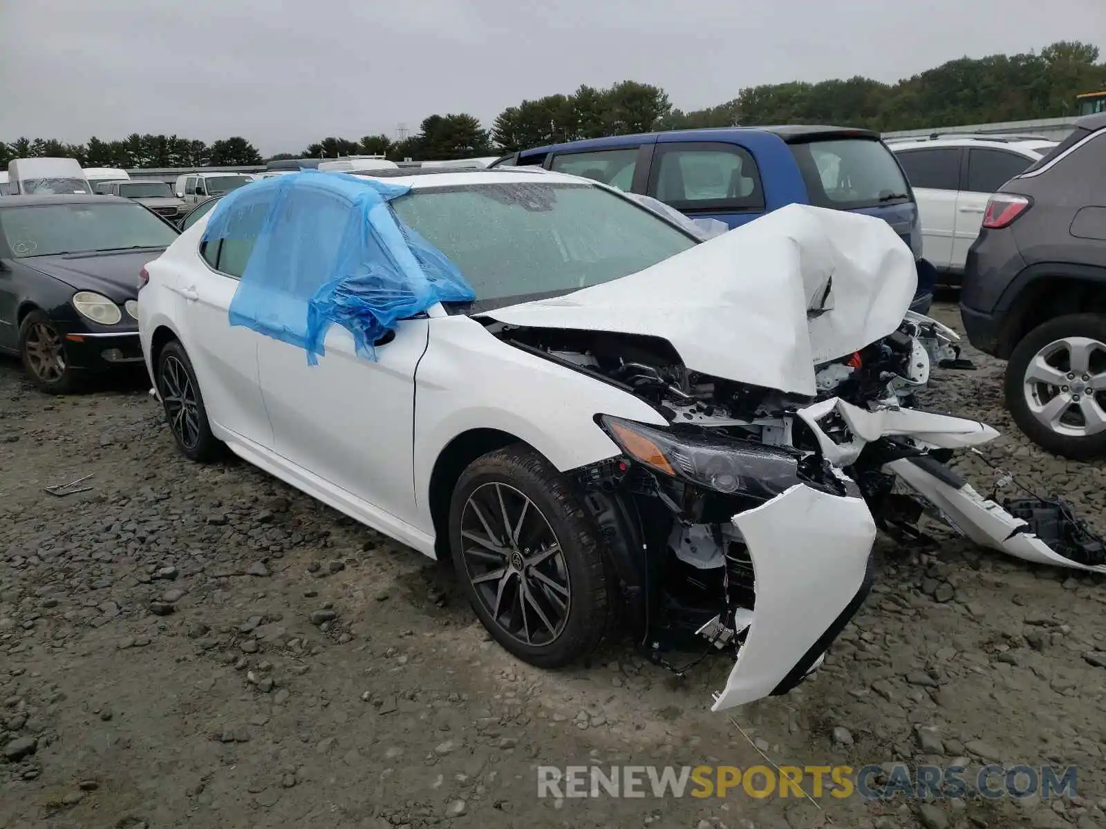 1 Photograph of a damaged car 4T1T11BK6NU048046 TOYOTA CAMRY 2022