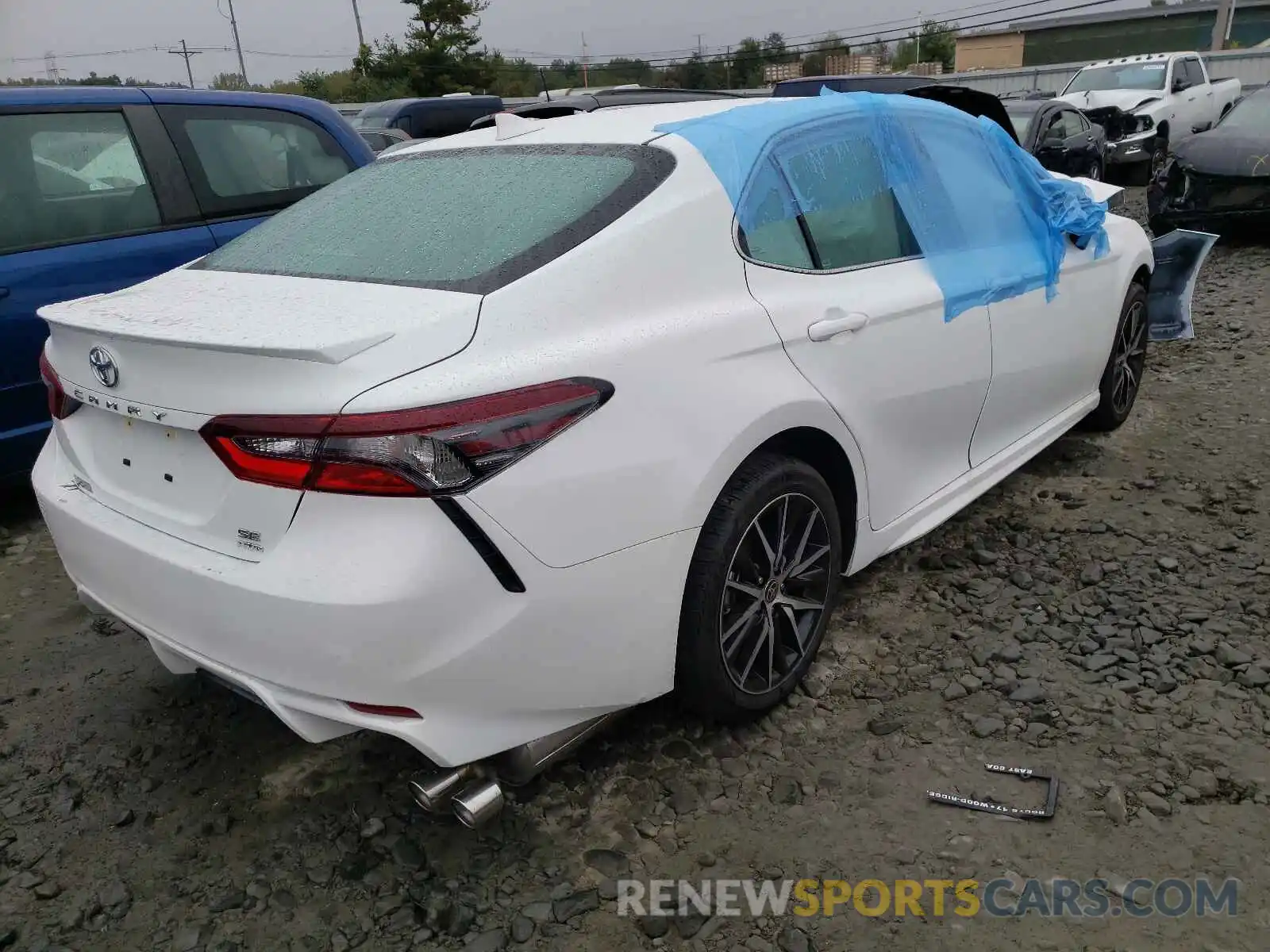 4 Photograph of a damaged car 4T1T11BK6NU048046 TOYOTA CAMRY 2022