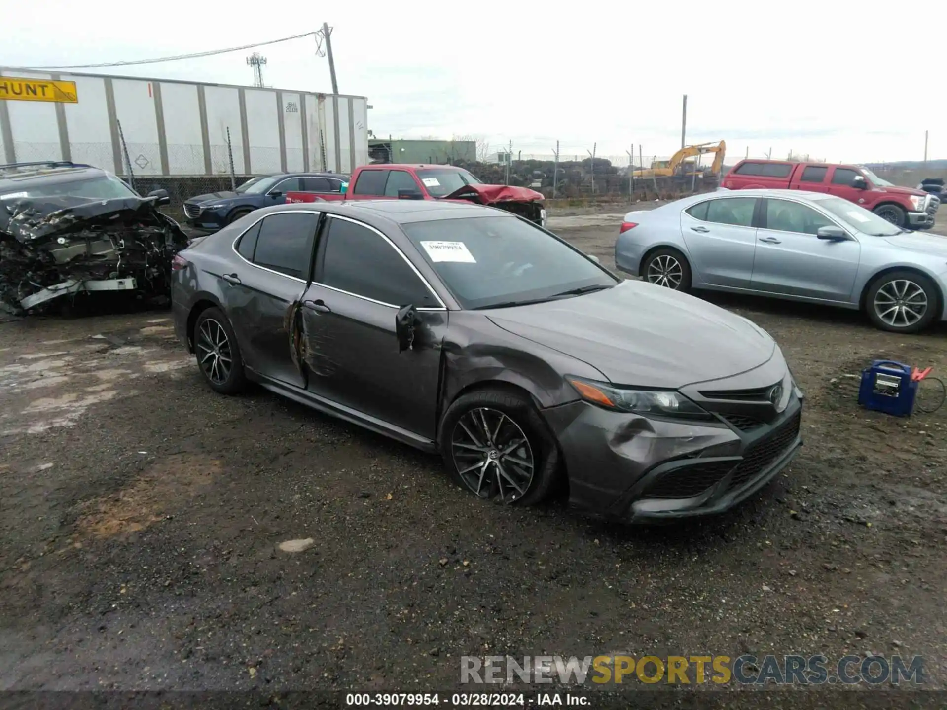 1 Photograph of a damaged car 4T1T11BK6NU054381 TOYOTA CAMRY 2022