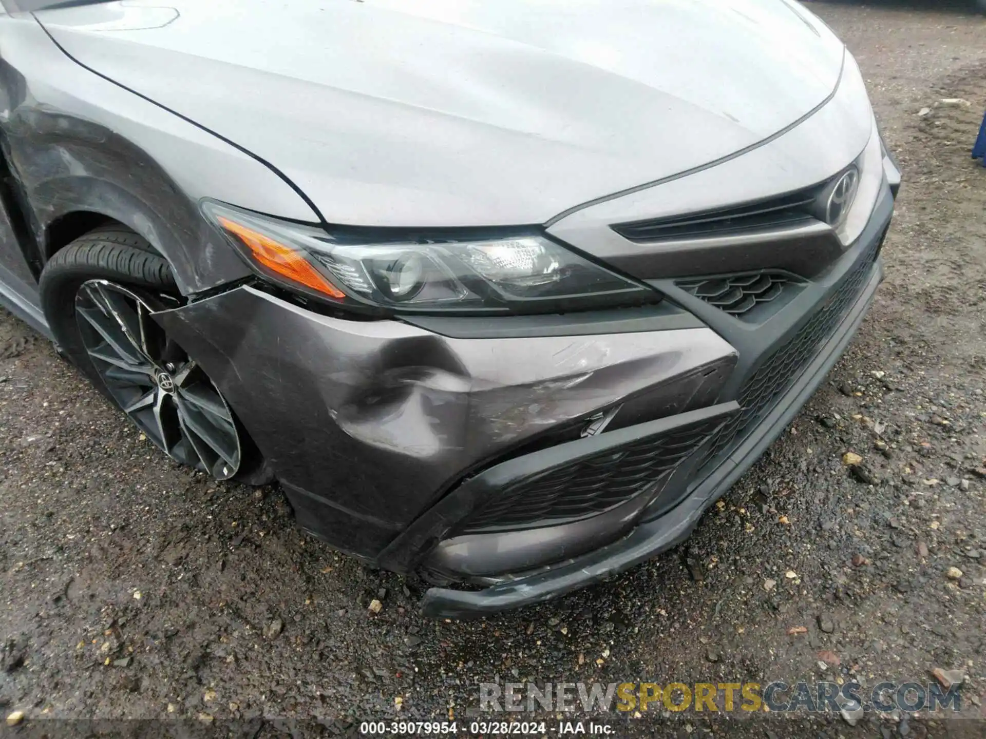 18 Photograph of a damaged car 4T1T11BK6NU054381 TOYOTA CAMRY 2022