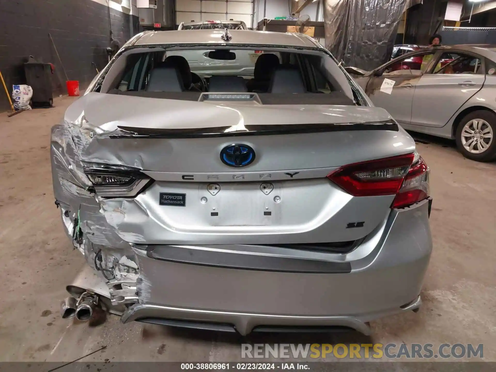 16 Photograph of a damaged car 4T1T31AK4NU040765 TOYOTA CAMRY 2022