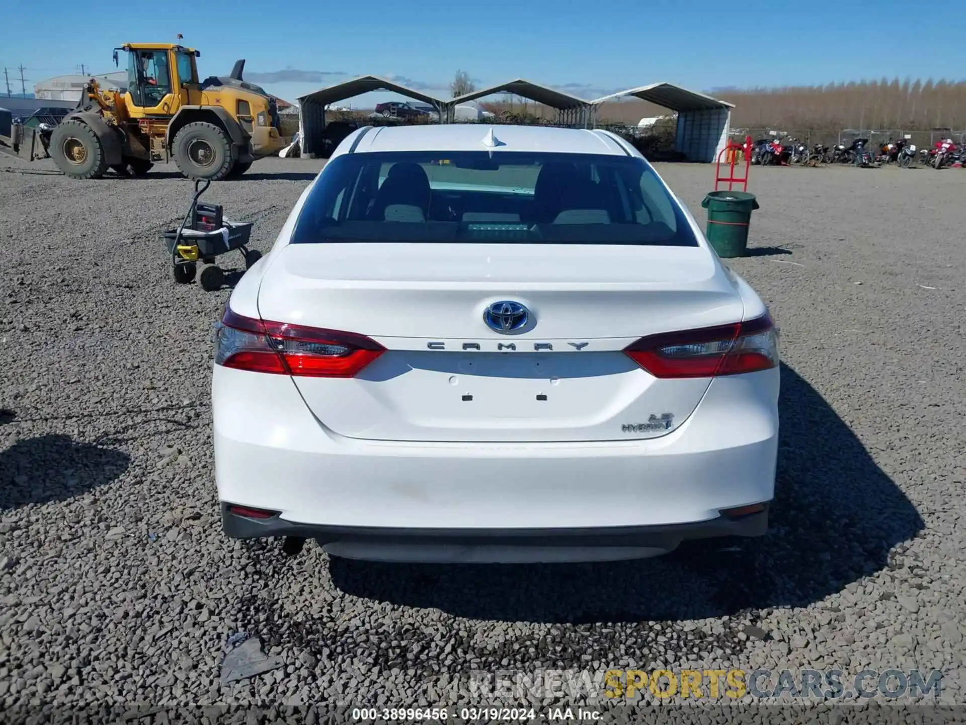 16 Photograph of a damaged car 4T1C31AKXPU609220 TOYOTA CAMRY 2023