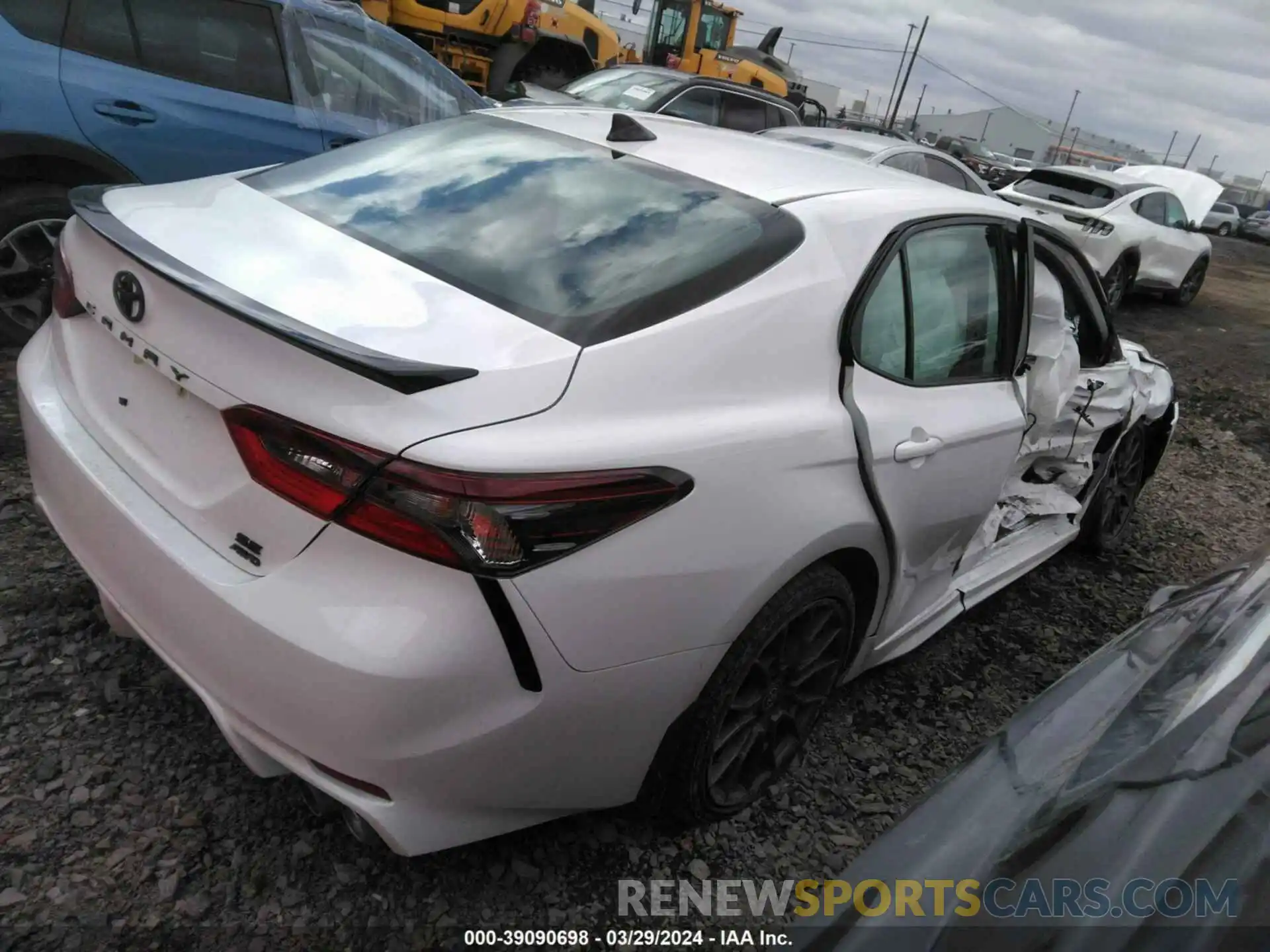 4 Photograph of a damaged car 4T1G11BK3PU092333 TOYOTA CAMRY 2023