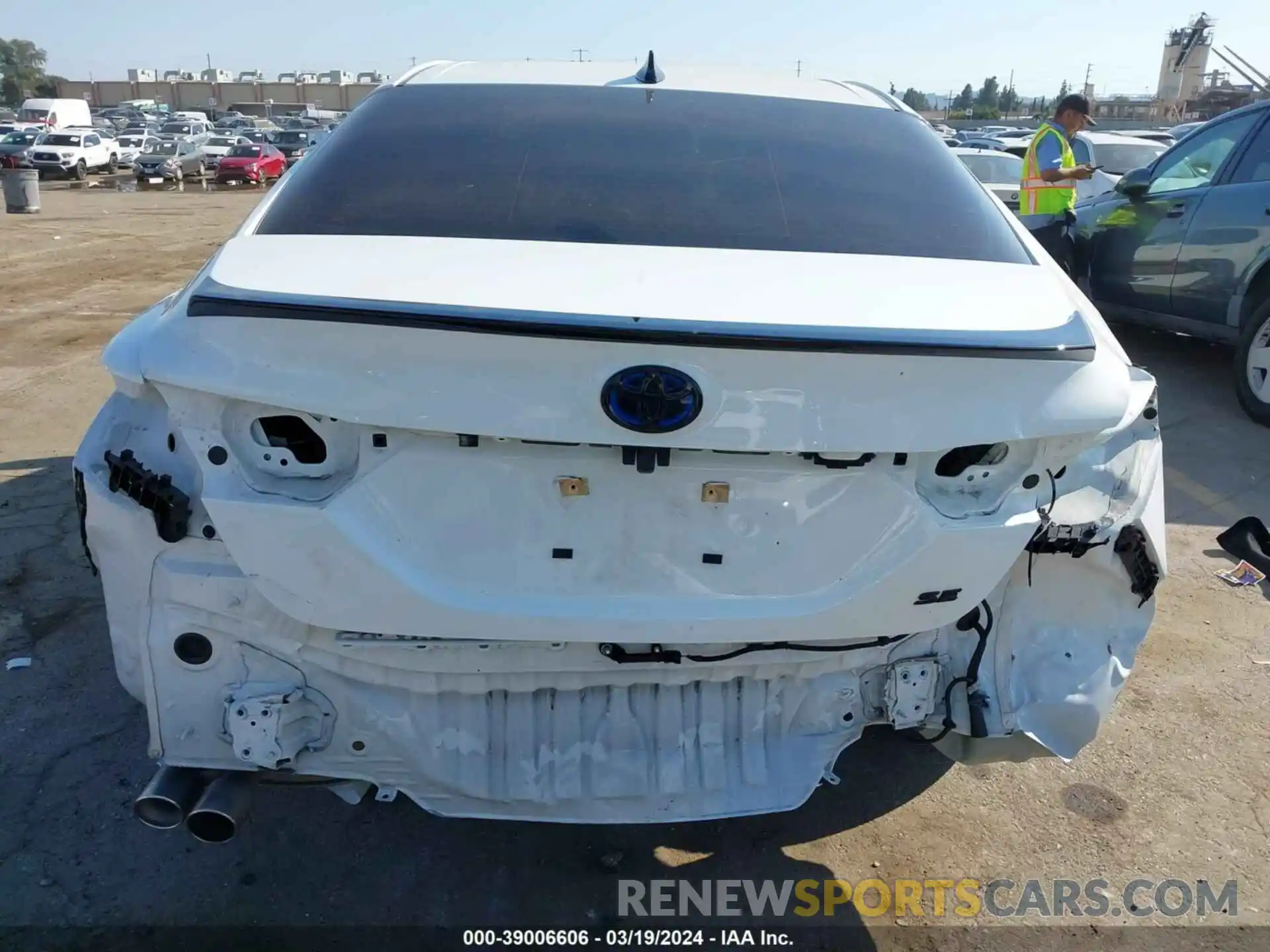 17 Photograph of a damaged car 4T1G31AK2PU047671 TOYOTA CAMRY 2023