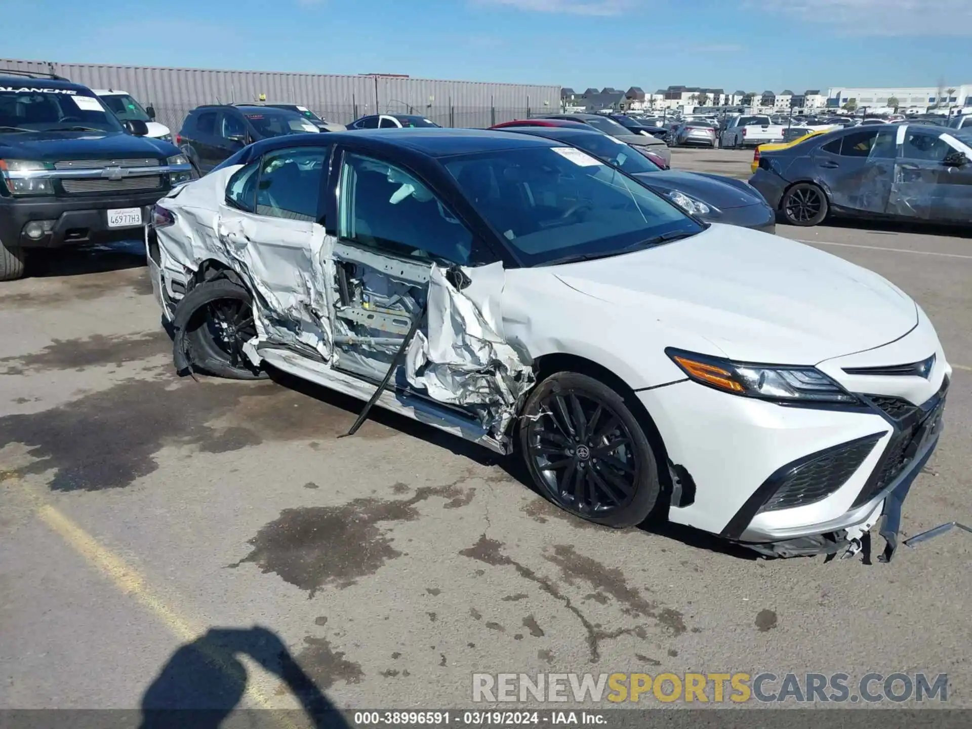 1 Photograph of a damaged car 4T1K31AK0PU051003 TOYOTA CAMRY 2023