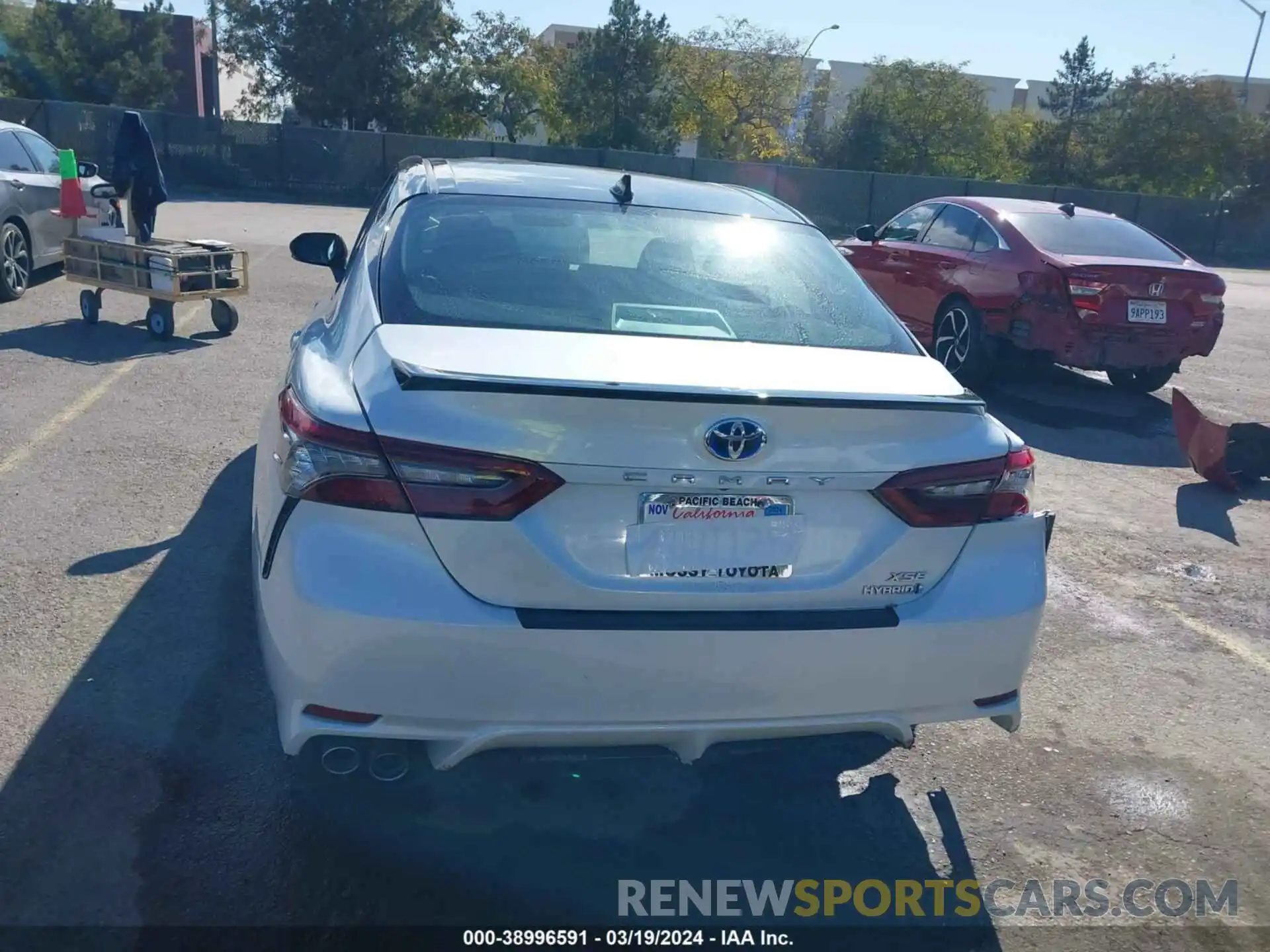 15 Photograph of a damaged car 4T1K31AK0PU051003 TOYOTA CAMRY 2023