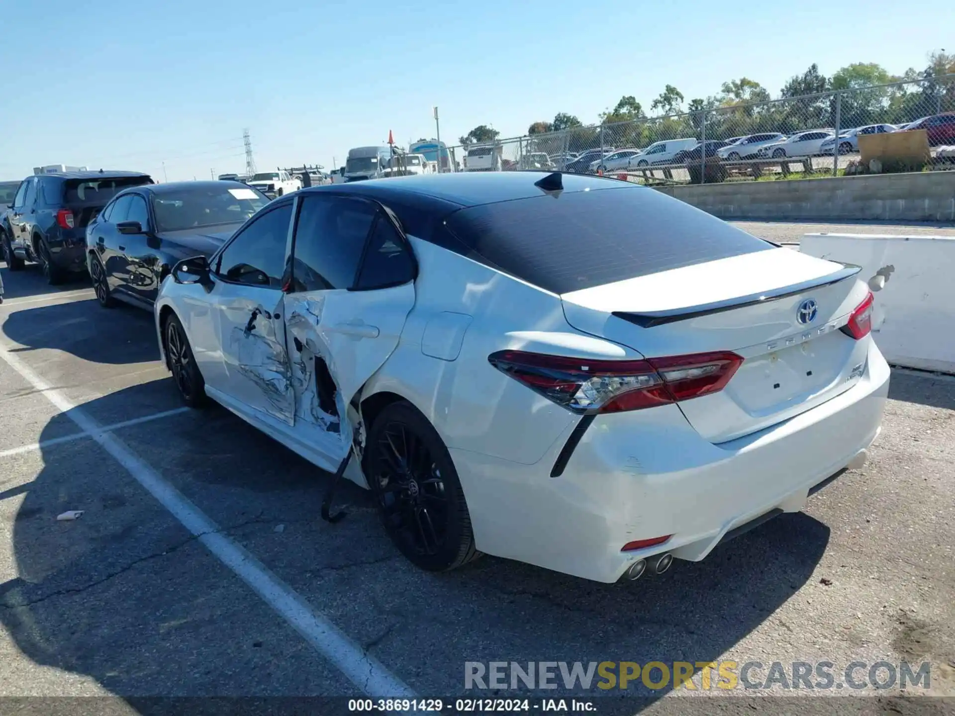 3 Photograph of a damaged car 4T1K31AKXPU048559 TOYOTA CAMRY 2023