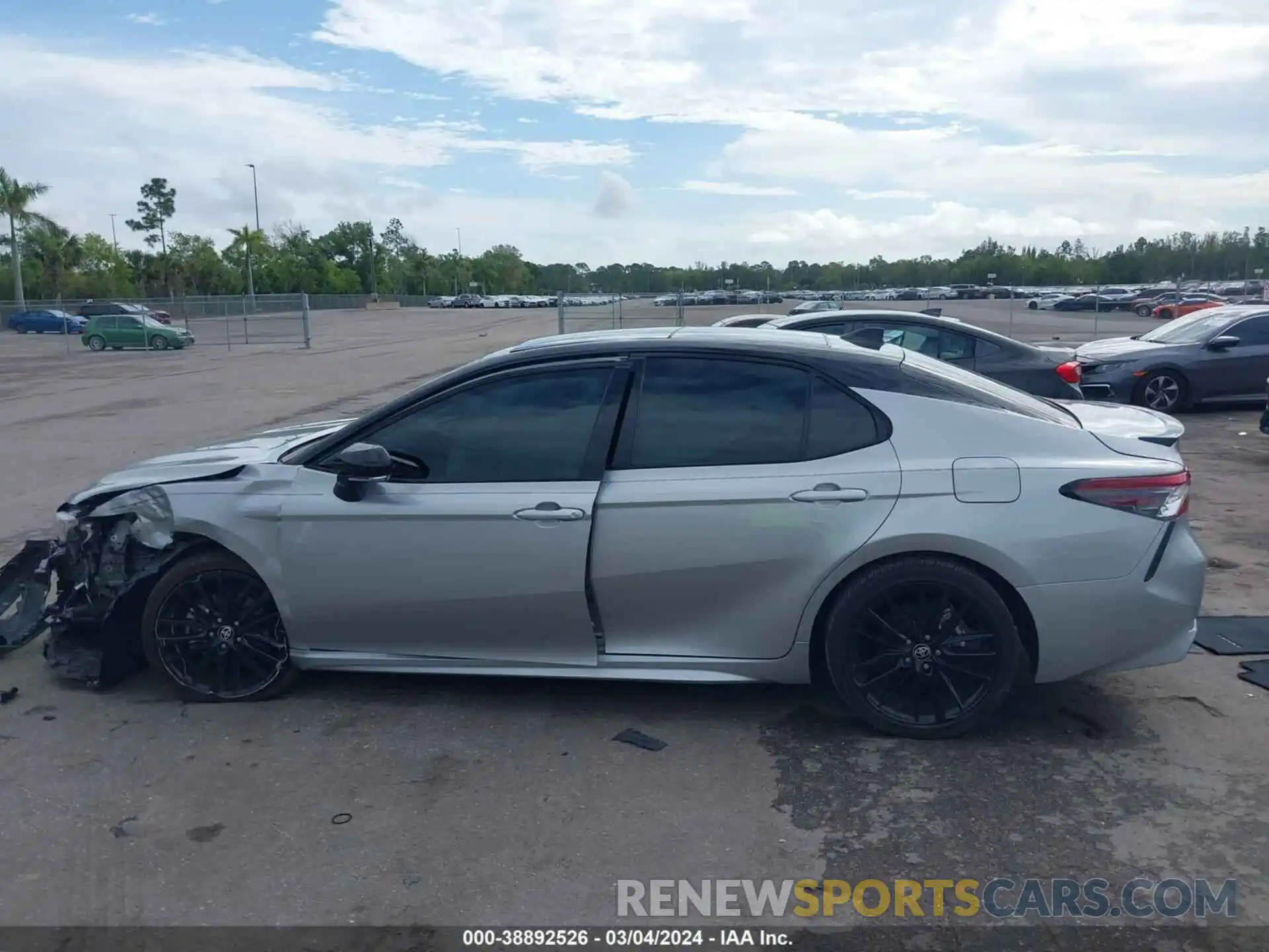 15 Photograph of a damaged car 4T1K61AK6PU077323 TOYOTA CAMRY 2023