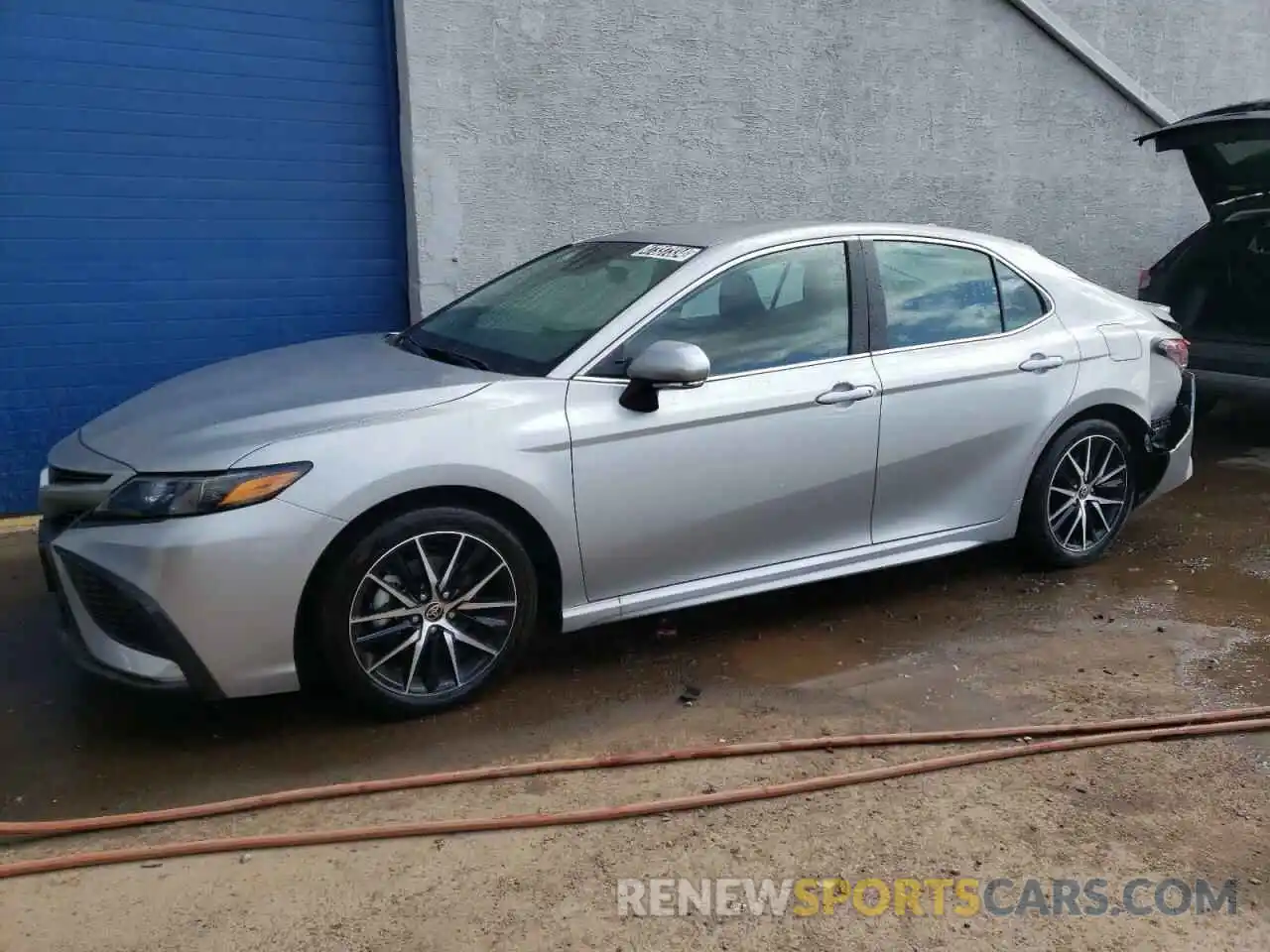 1 Photograph of a damaged car 4T1G11BKXRU117991 TOYOTA CAMRY 2024