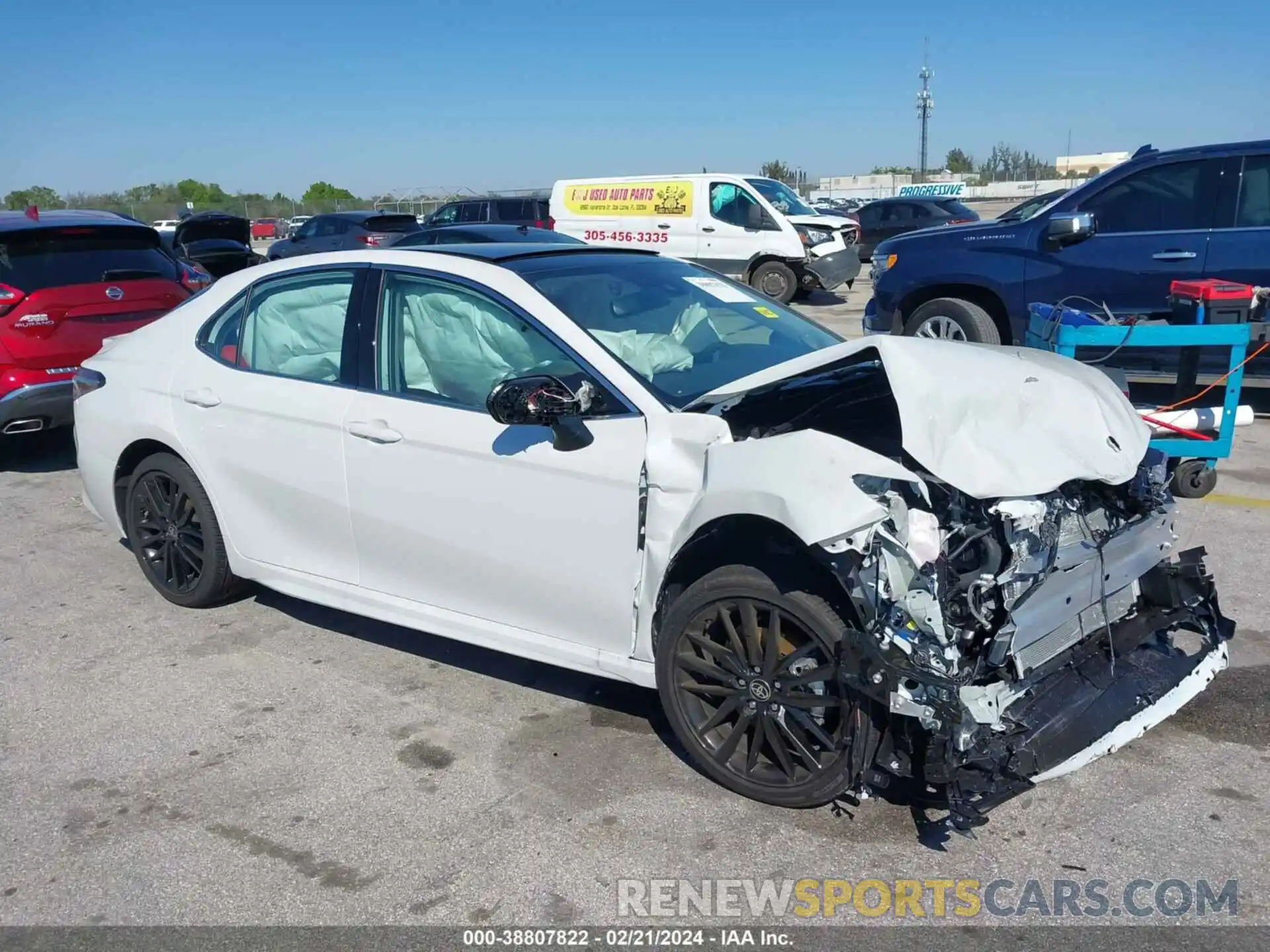 1 Photograph of a damaged car 4T1KZ1AK9RU098354 TOYOTA CAMRY 2024