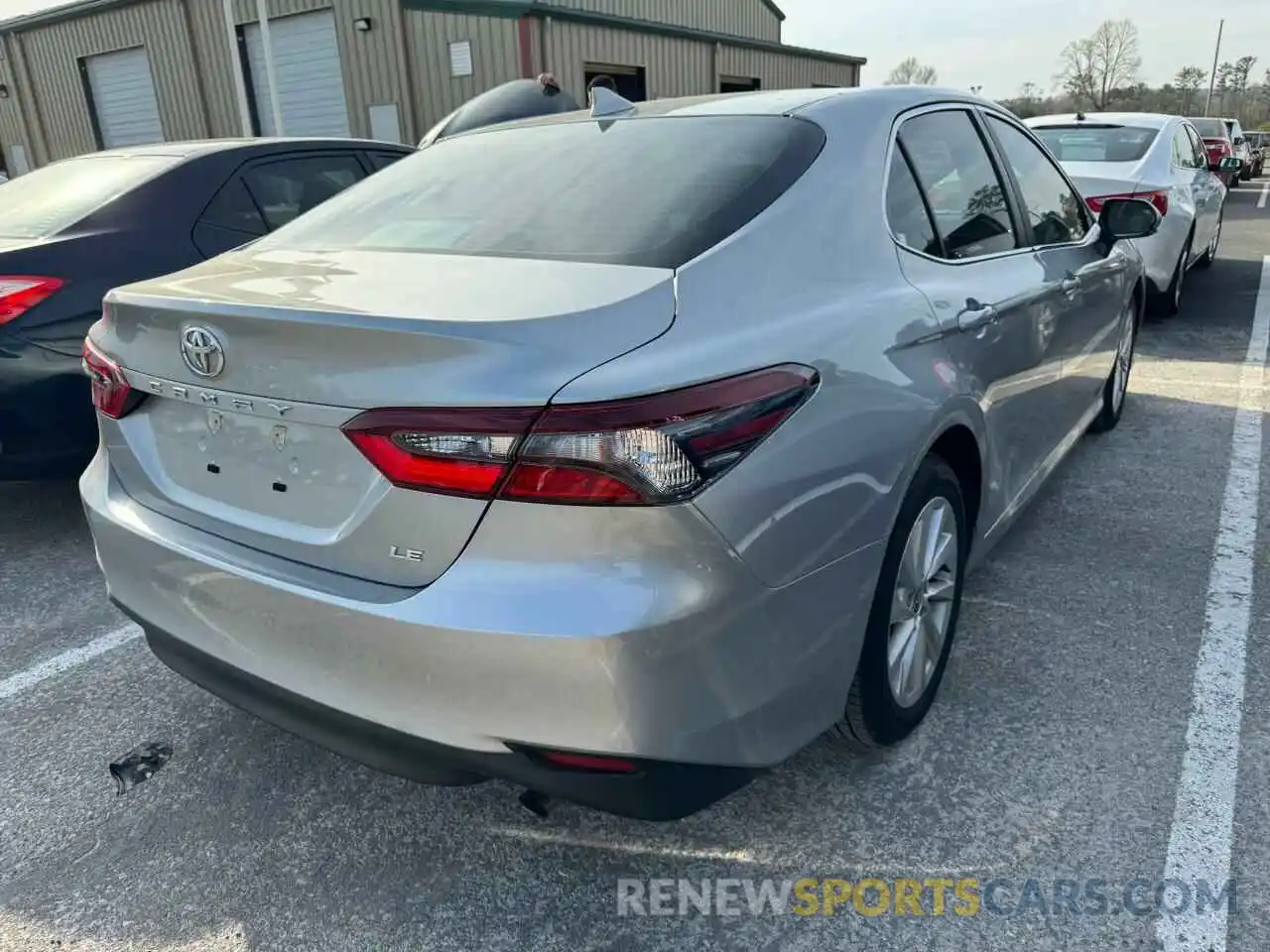 4 Photograph of a damaged car 4T1R11AK7RU204550 TOYOTA CAMRY 2024