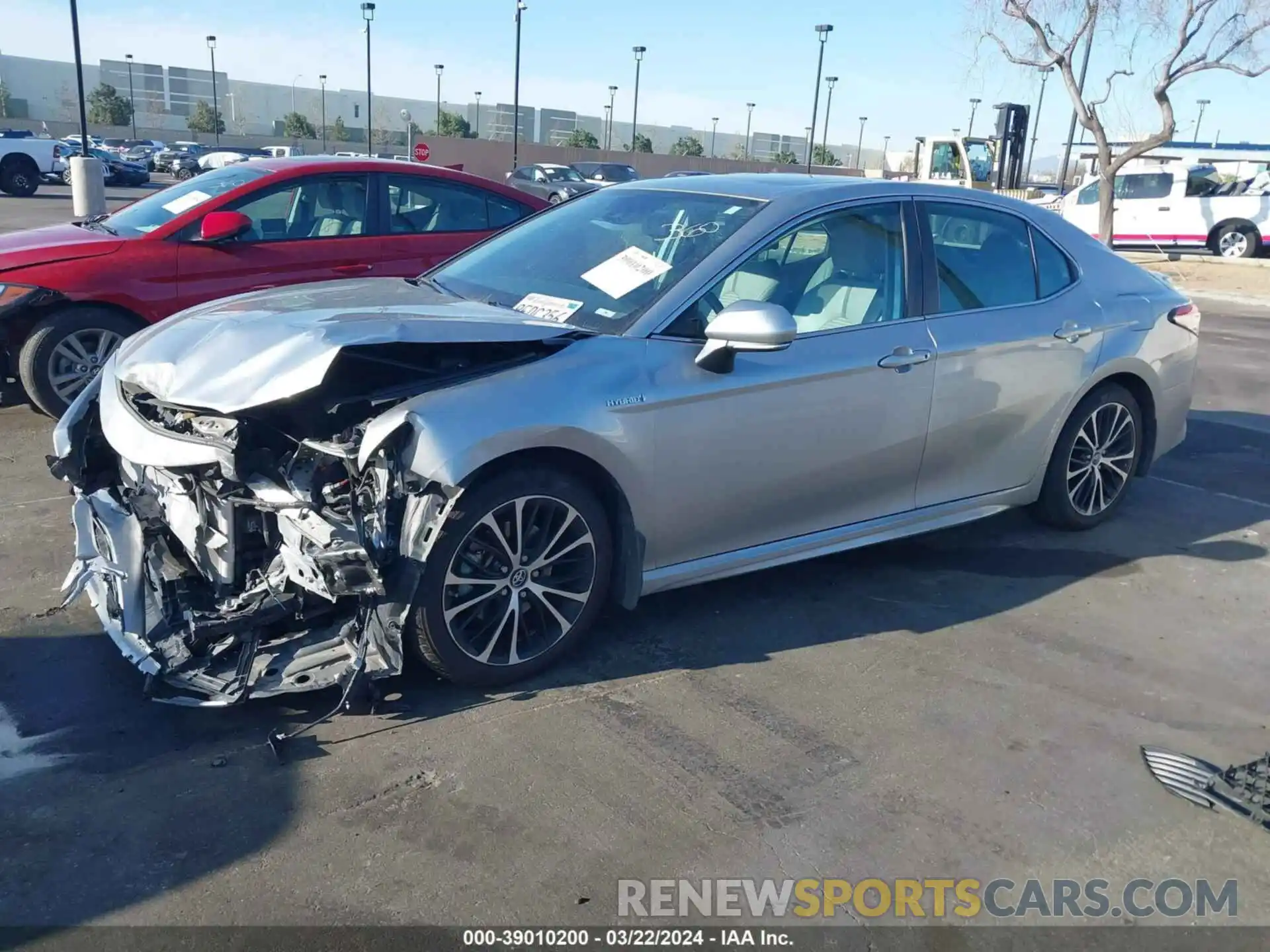 15 Photograph of a damaged car 4T1B21HK1KU515515 TOYOTA CAMRY HYBRID 2019