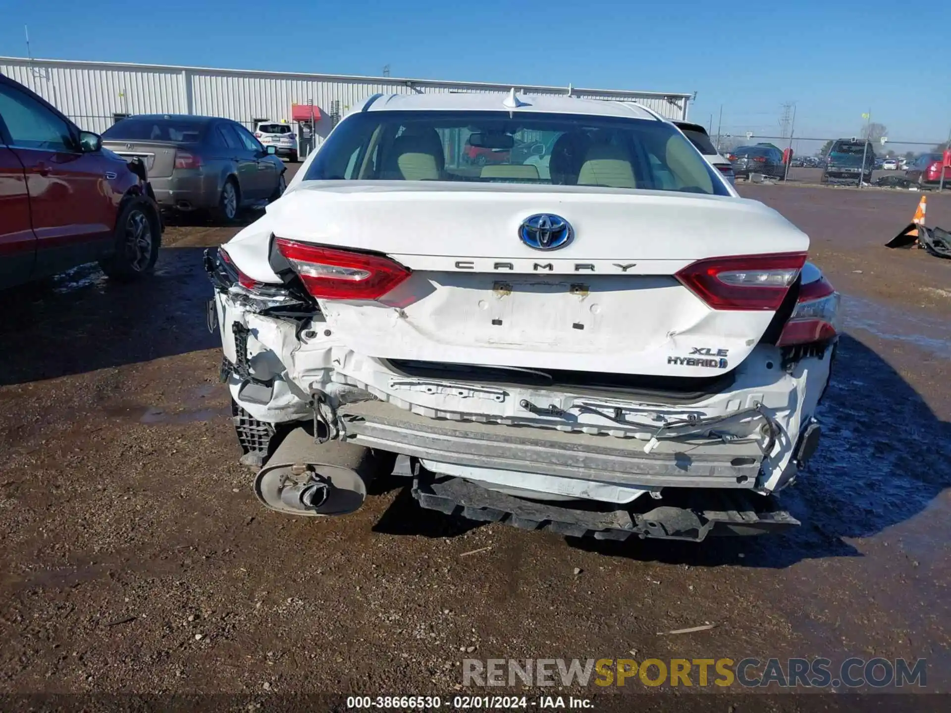 15 Photograph of a damaged car 4T1B21HK1KU516048 TOYOTA CAMRY HYBRID 2019