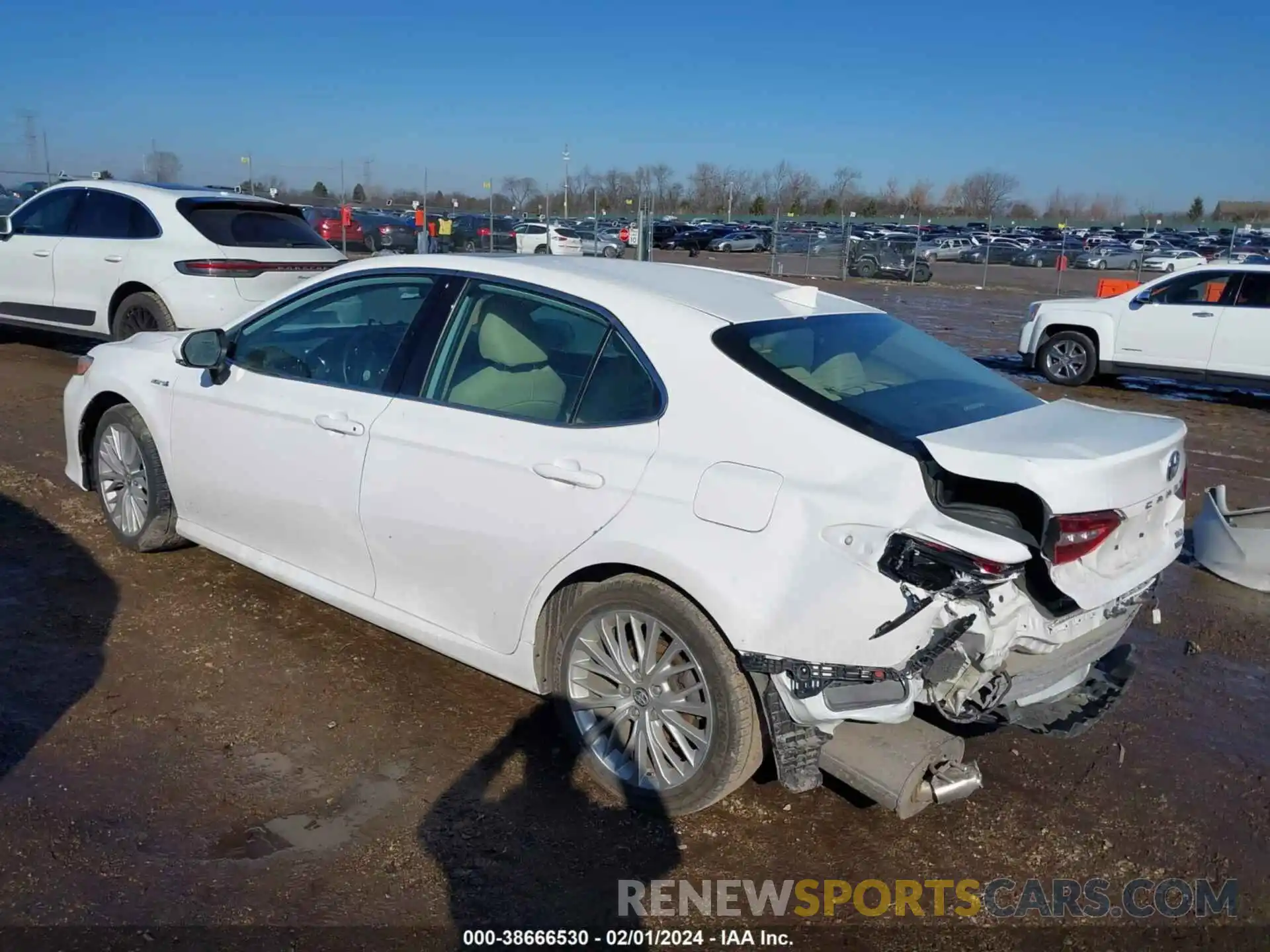 3 Photograph of a damaged car 4T1B21HK1KU516048 TOYOTA CAMRY HYBRID 2019