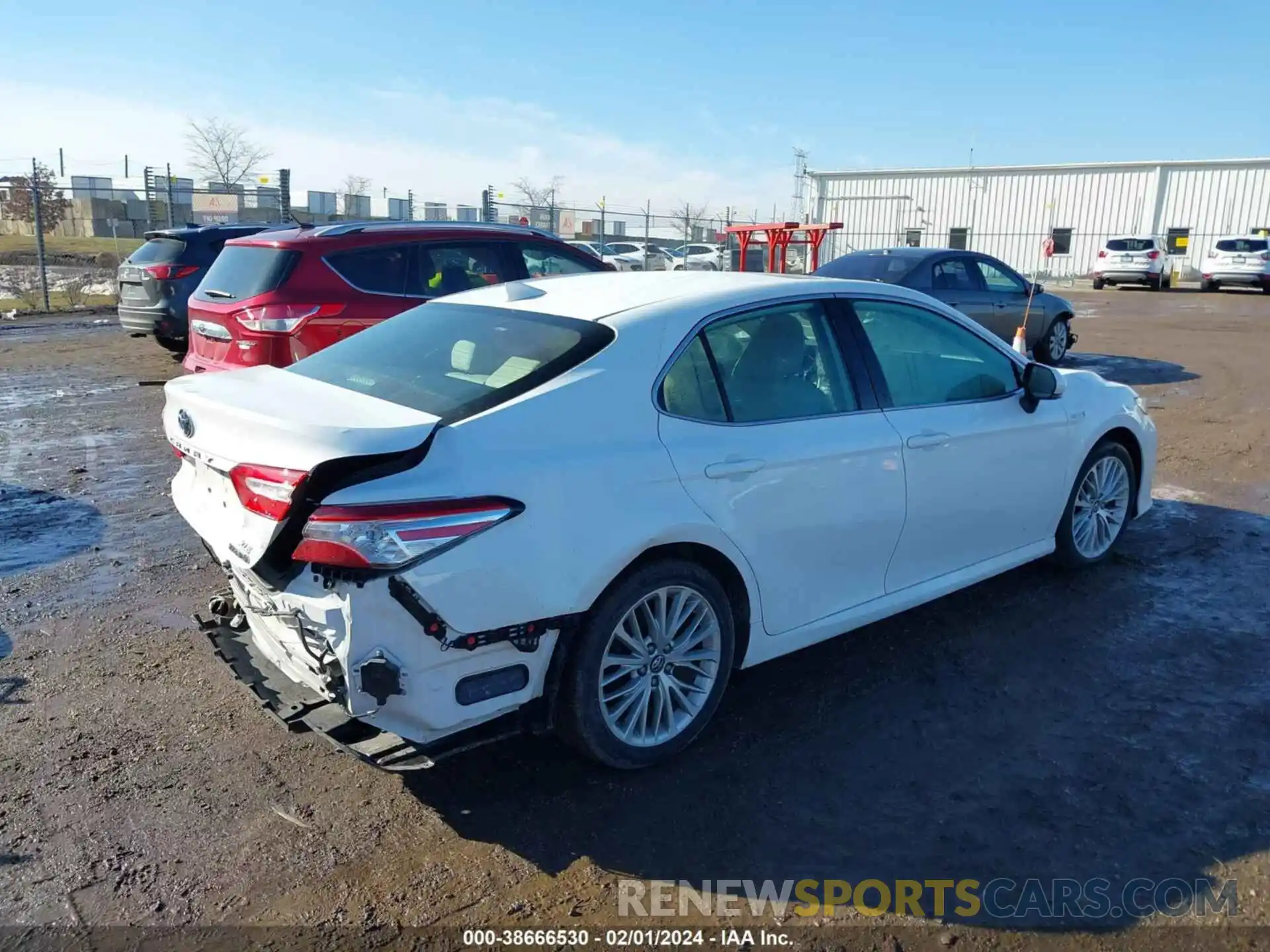 4 Photograph of a damaged car 4T1B21HK1KU516048 TOYOTA CAMRY HYBRID 2019