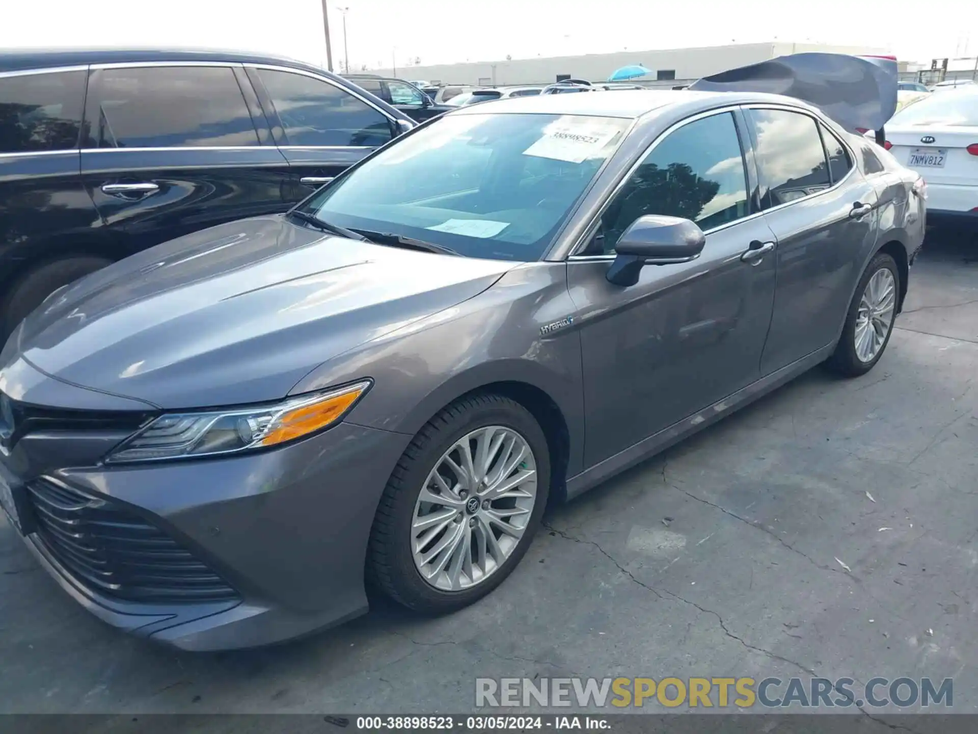 2 Photograph of a damaged car 4T1B21HK5KU515047 TOYOTA CAMRY HYBRID 2019