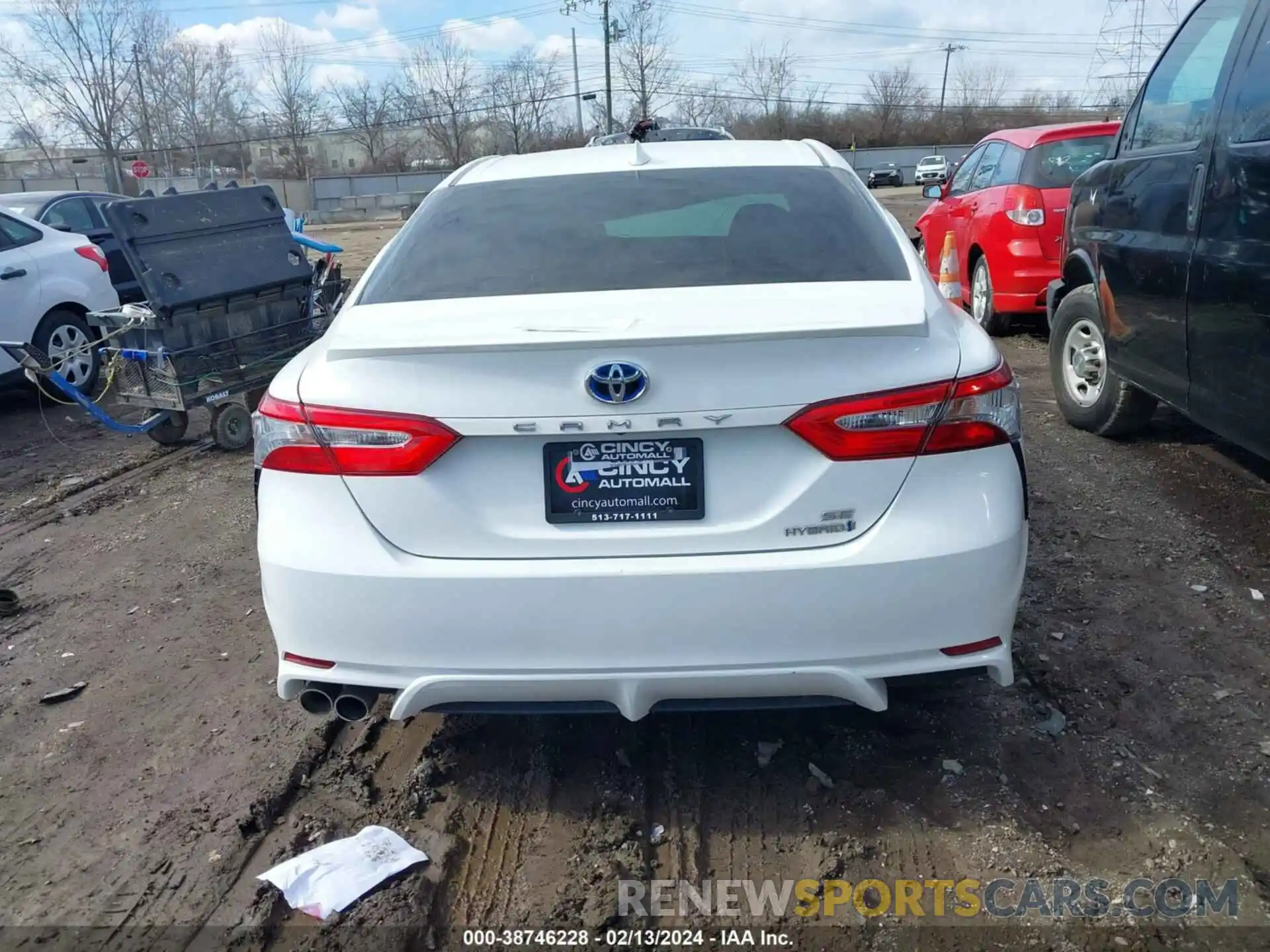 16 Photograph of a damaged car 4T1B21HK7KU013558 TOYOTA CAMRY HYBRID 2019