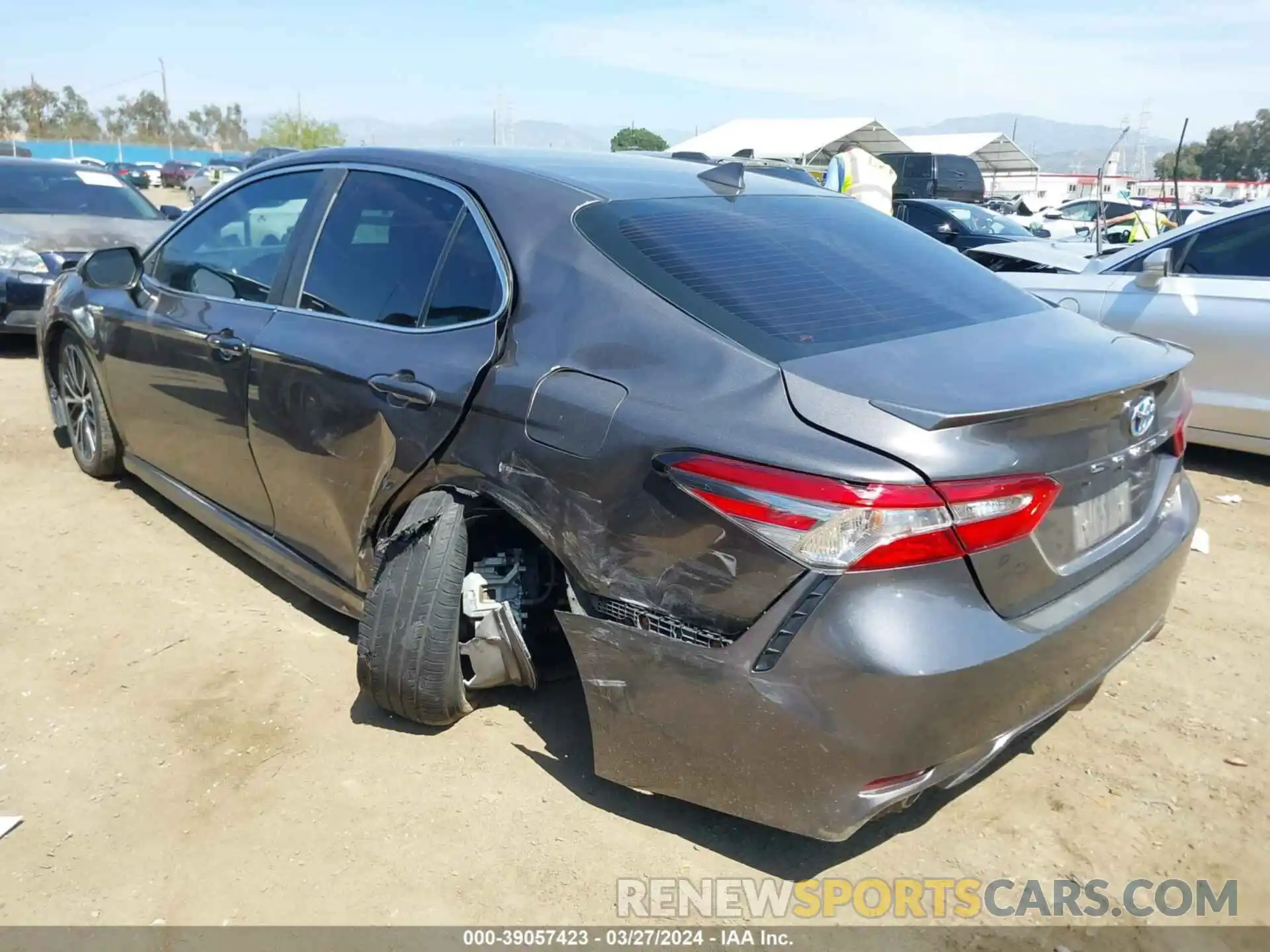 3 Photograph of a damaged car 4T1B21HKXKU515187 TOYOTA CAMRY HYBRID 2019