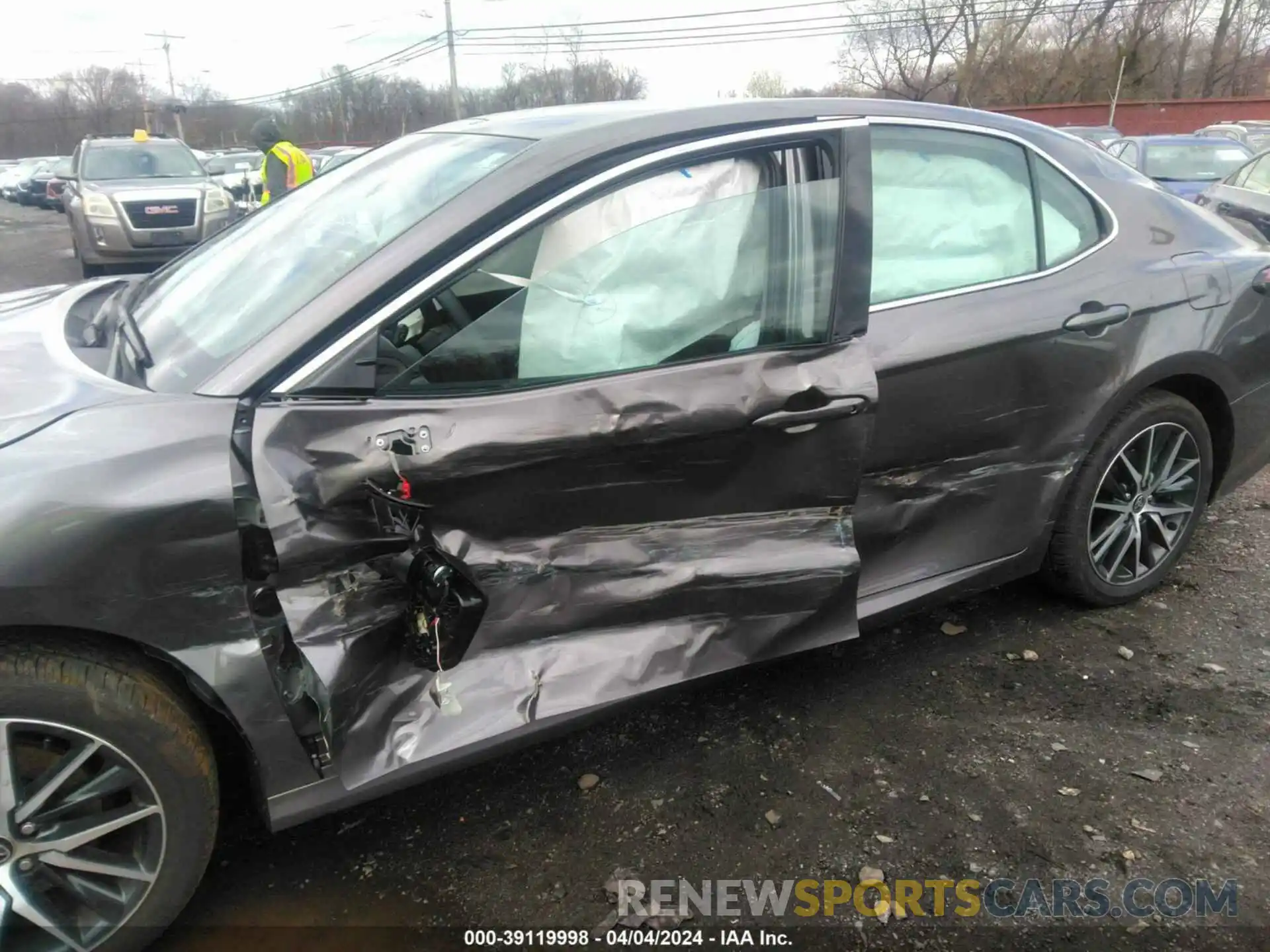 6 Photograph of a damaged car 4T1F31AK8RU627201 TOYOTA CAMRY HYBRID 2024