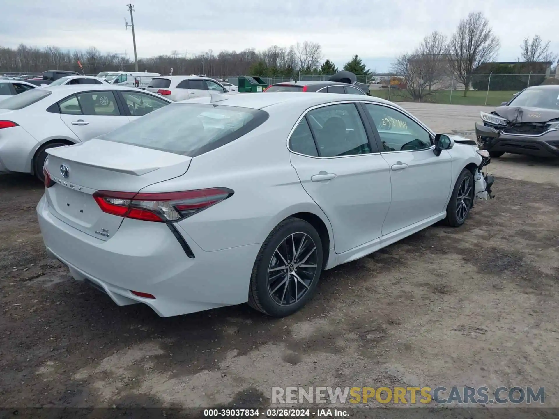 4 Photograph of a damaged car 4T1G31AK1RU074380 TOYOTA CAMRY HYBRID 2024