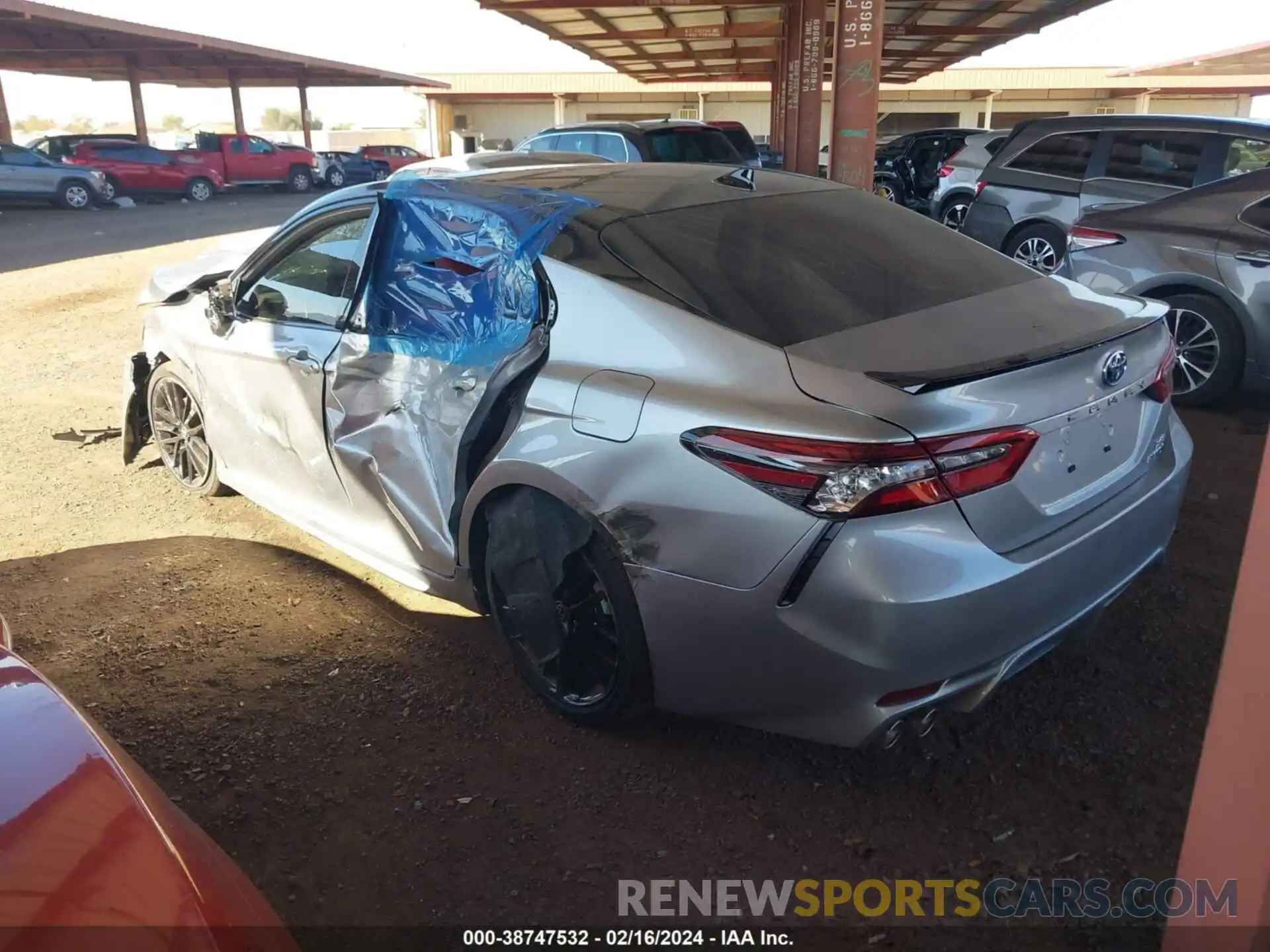 3 Photograph of a damaged car 4T1K31AK4RU076151 TOYOTA CAMRY HYBRID 2024