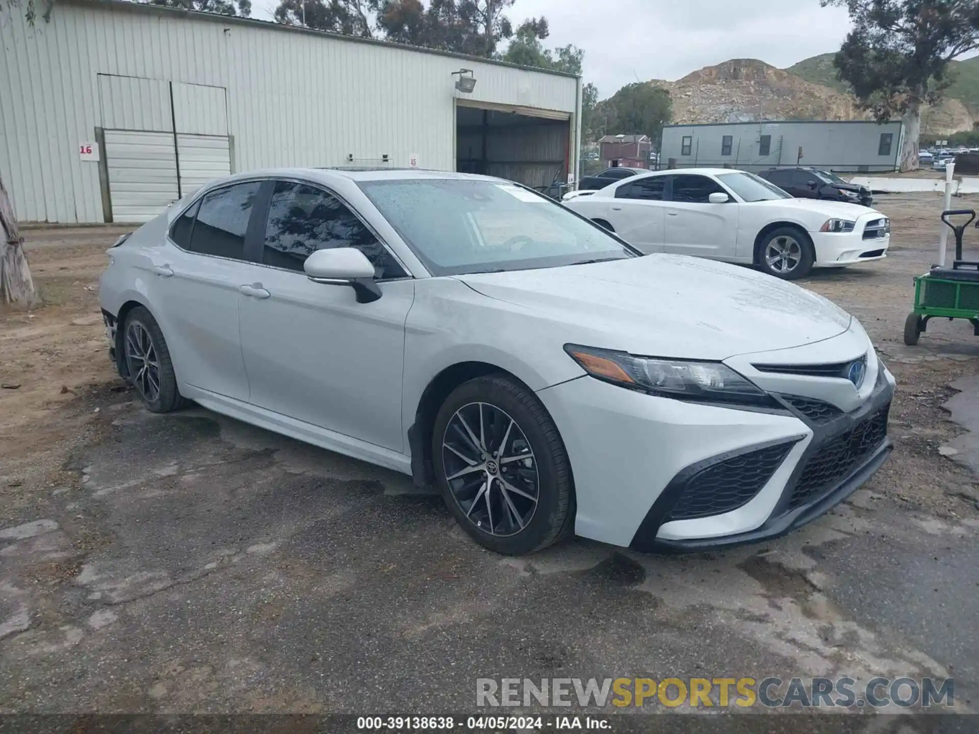 1 Photograph of a damaged car 4T1S31AK3RU064959 TOYOTA CAMRY HYBRID 2024