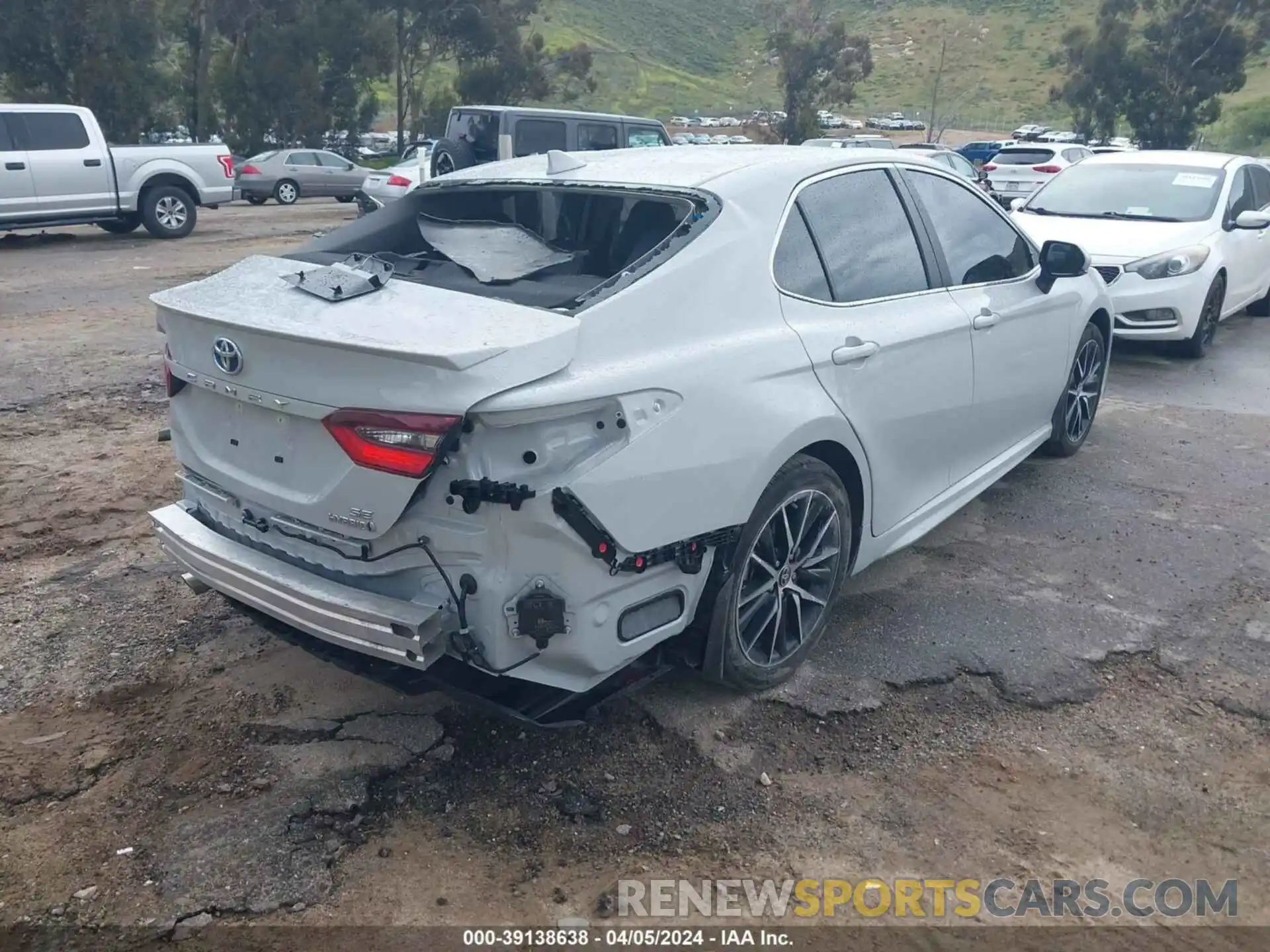 4 Photograph of a damaged car 4T1S31AK3RU064959 TOYOTA CAMRY HYBRID 2024