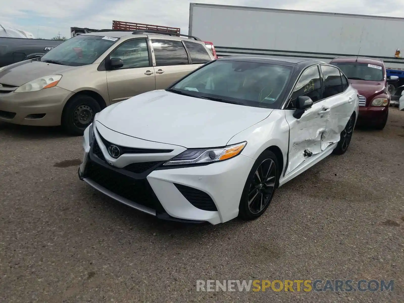 2 Photograph of a damaged car 4T1KZ1AK3LU033362 TOYOTA CAMRY TRD 2020