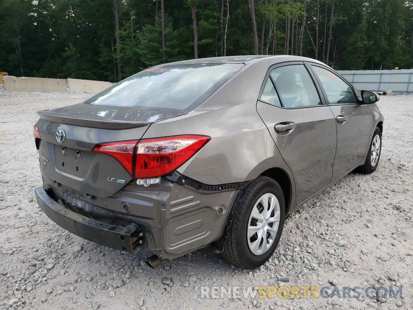 4 Photograph of a damaged car 2T1BPRHE0KC163734 TOYOTA COROLLA 2019