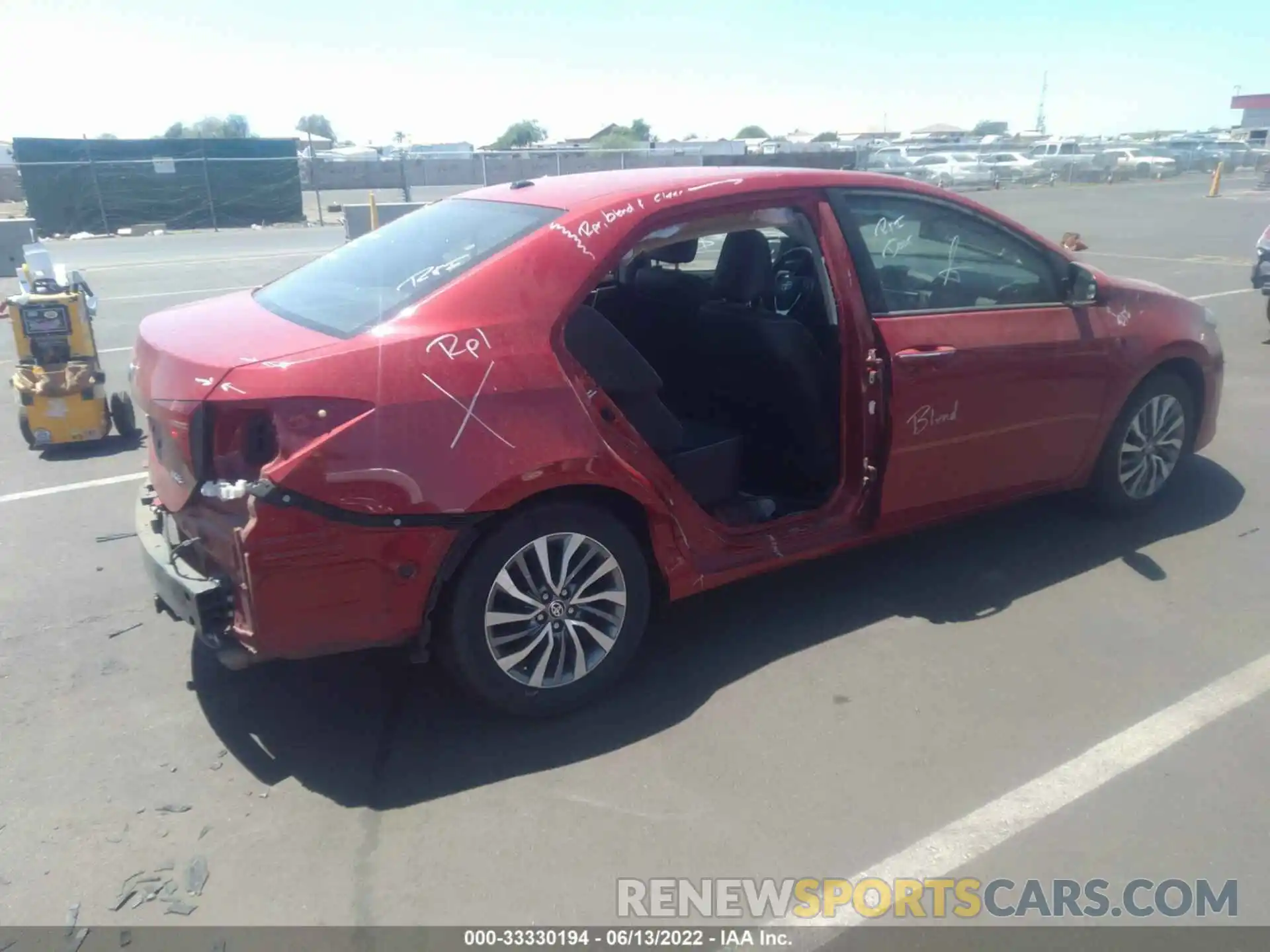 4 Photograph of a damaged car 2T1BURHE0KC128409 TOYOTA COROLLA 2019