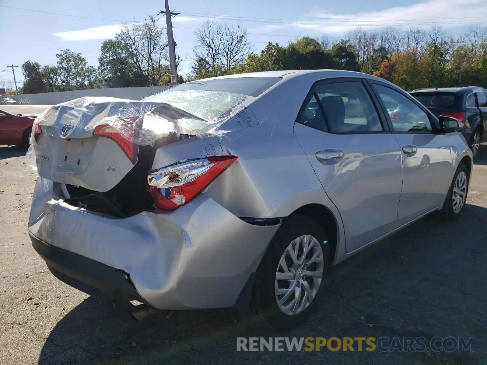 4 Photograph of a damaged car 2T1BURHE0KC128636 TOYOTA COROLLA 2019