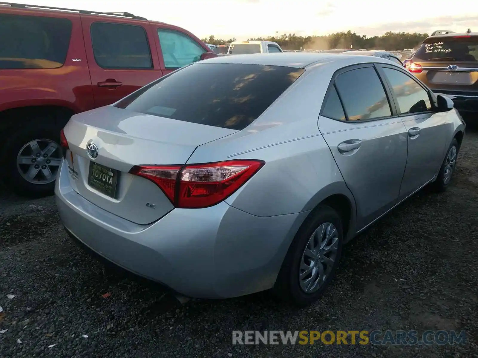 4 Photograph of a damaged car 2T1BURHE0KC128829 TOYOTA COROLLA 2019