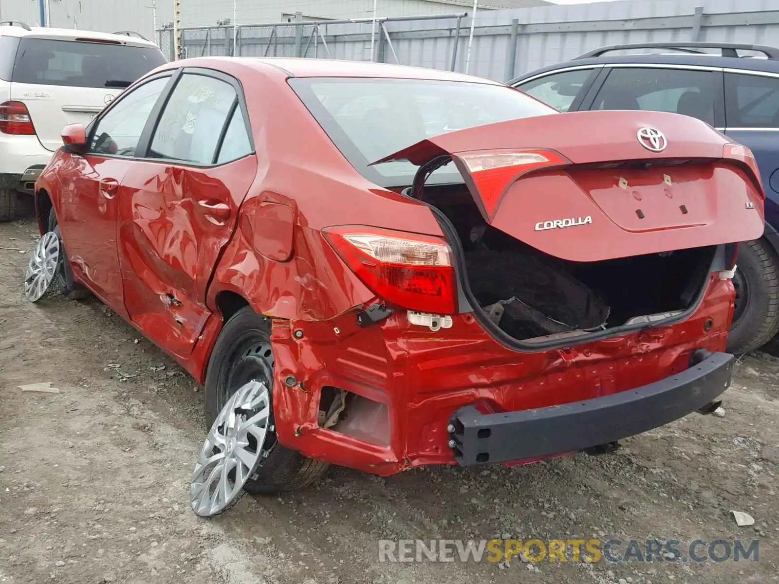 3 Photograph of a damaged car 2T1BURHE0KC128944 TOYOTA COROLLA 2019