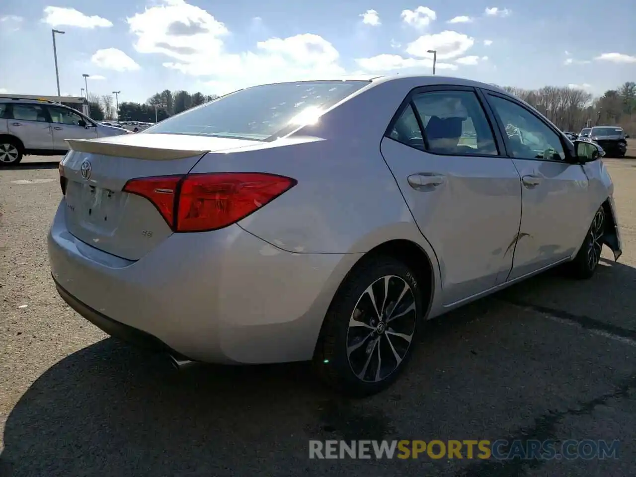 4 Photograph of a damaged car 2T1BURHE0KC129141 TOYOTA COROLLA 2019