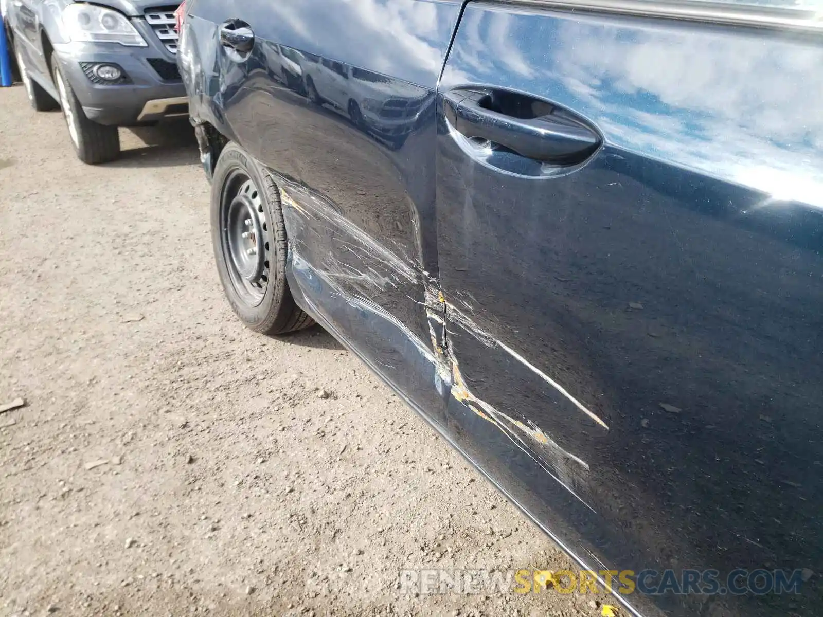 9 Photograph of a damaged car 2T1BURHE0KC129804 TOYOTA COROLLA 2019