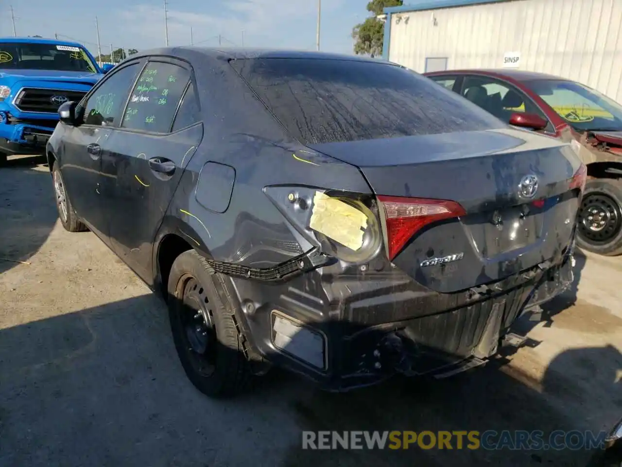 3 Photograph of a damaged car 2T1BURHE0KC130564 TOYOTA COROLLA 2019