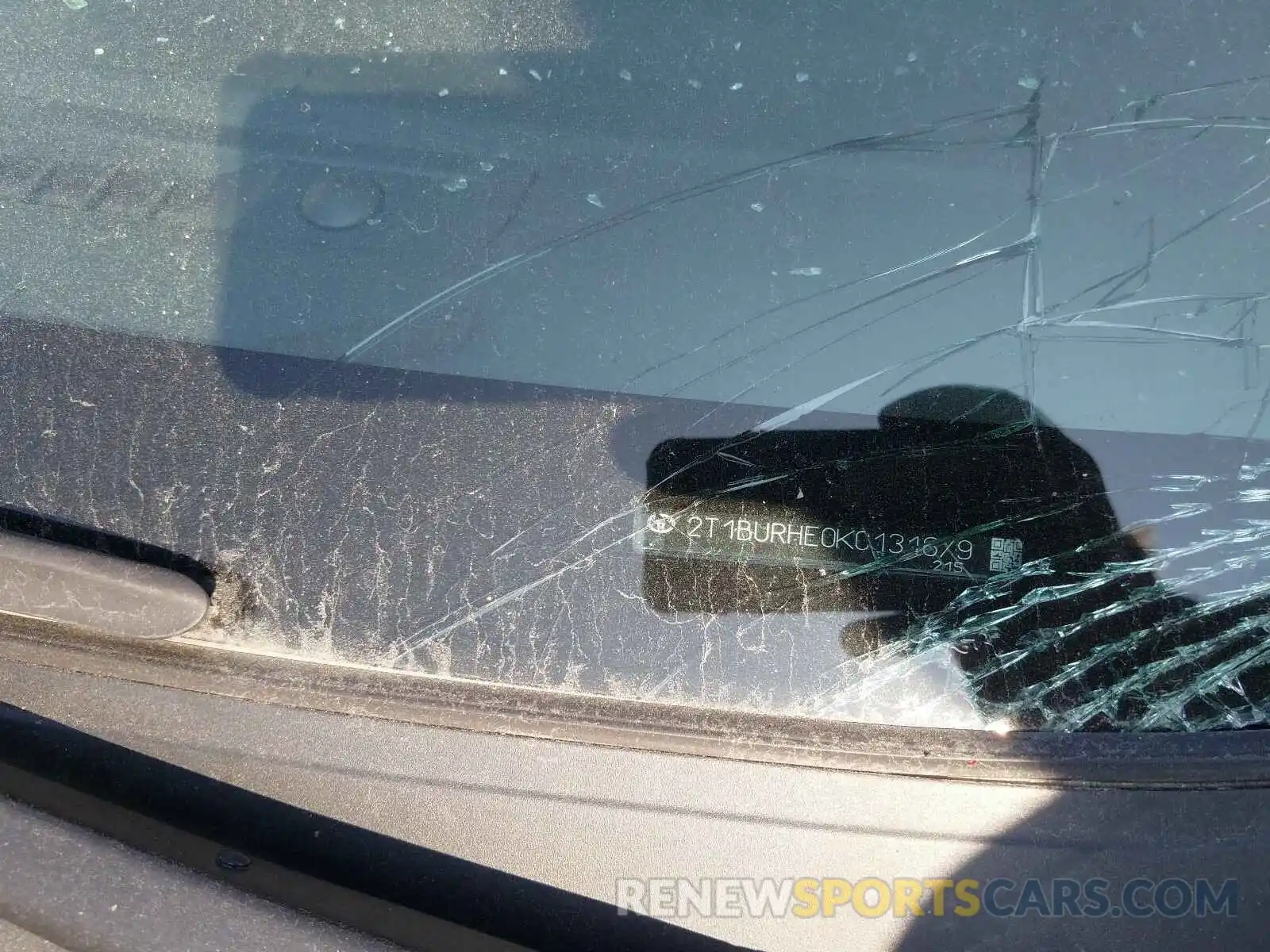 10 Photograph of a damaged car 2T1BURHE0KC131679 TOYOTA COROLLA 2019