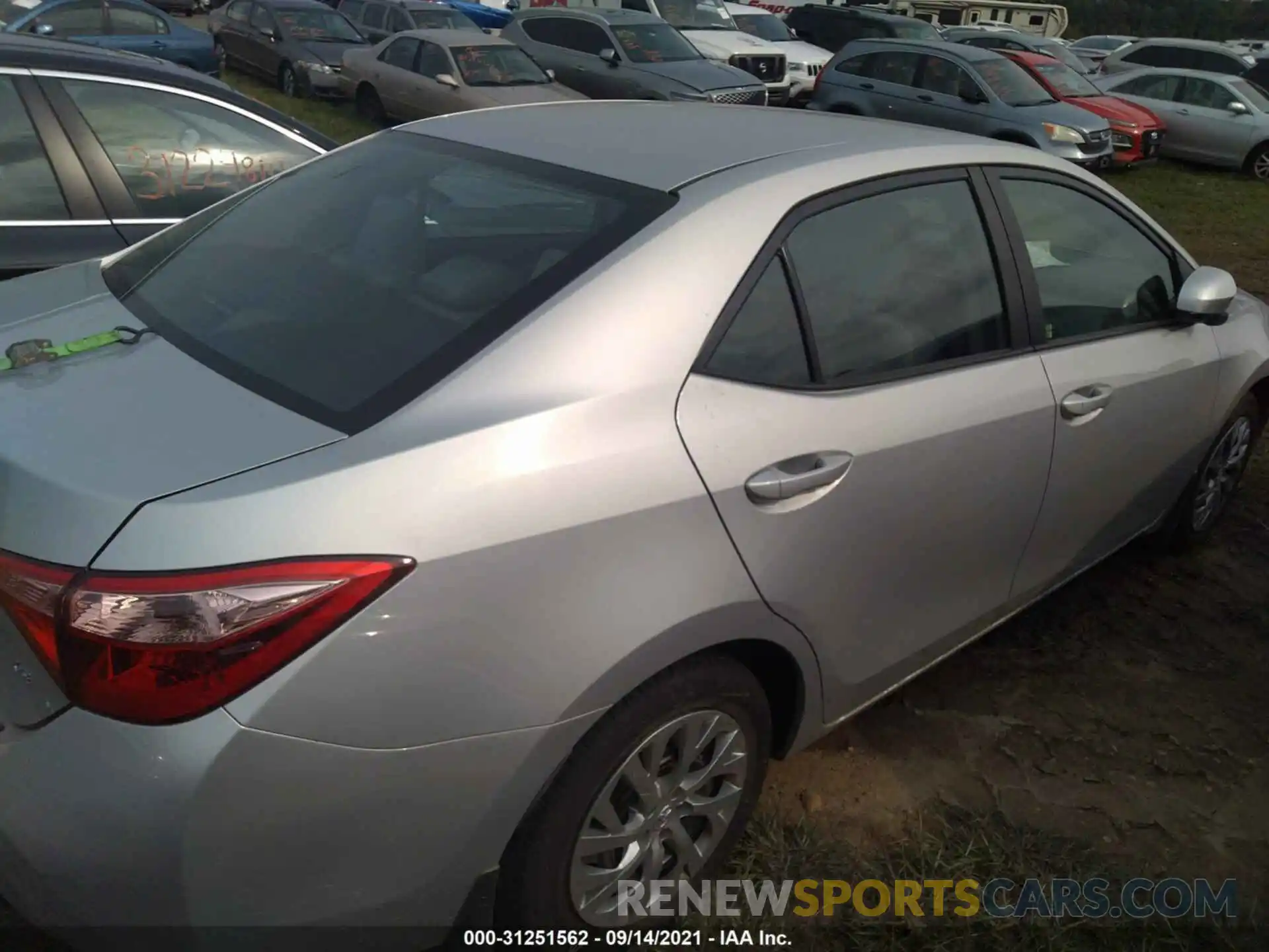 4 Photograph of a damaged car 2T1BURHE0KC131990 TOYOTA COROLLA 2019