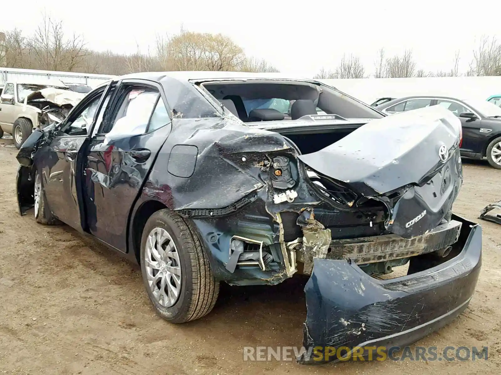 3 Photograph of a damaged car 2T1BURHE0KC132119 TOYOTA COROLLA 2019